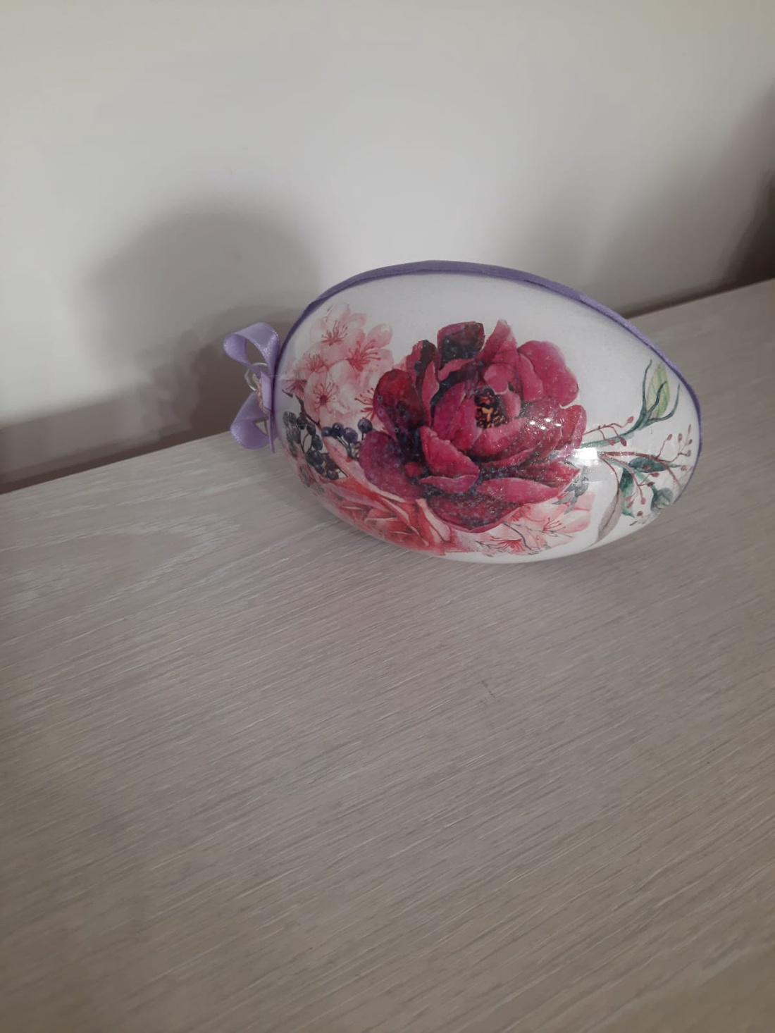 Decoratiune ou mare, cu flori rosii - casă & stil de viață - accesorii pentru decorat casa - decorațiuni de masă și decorațiuni pentru rafturi  - decorațiuni de masă - Artynos.ro