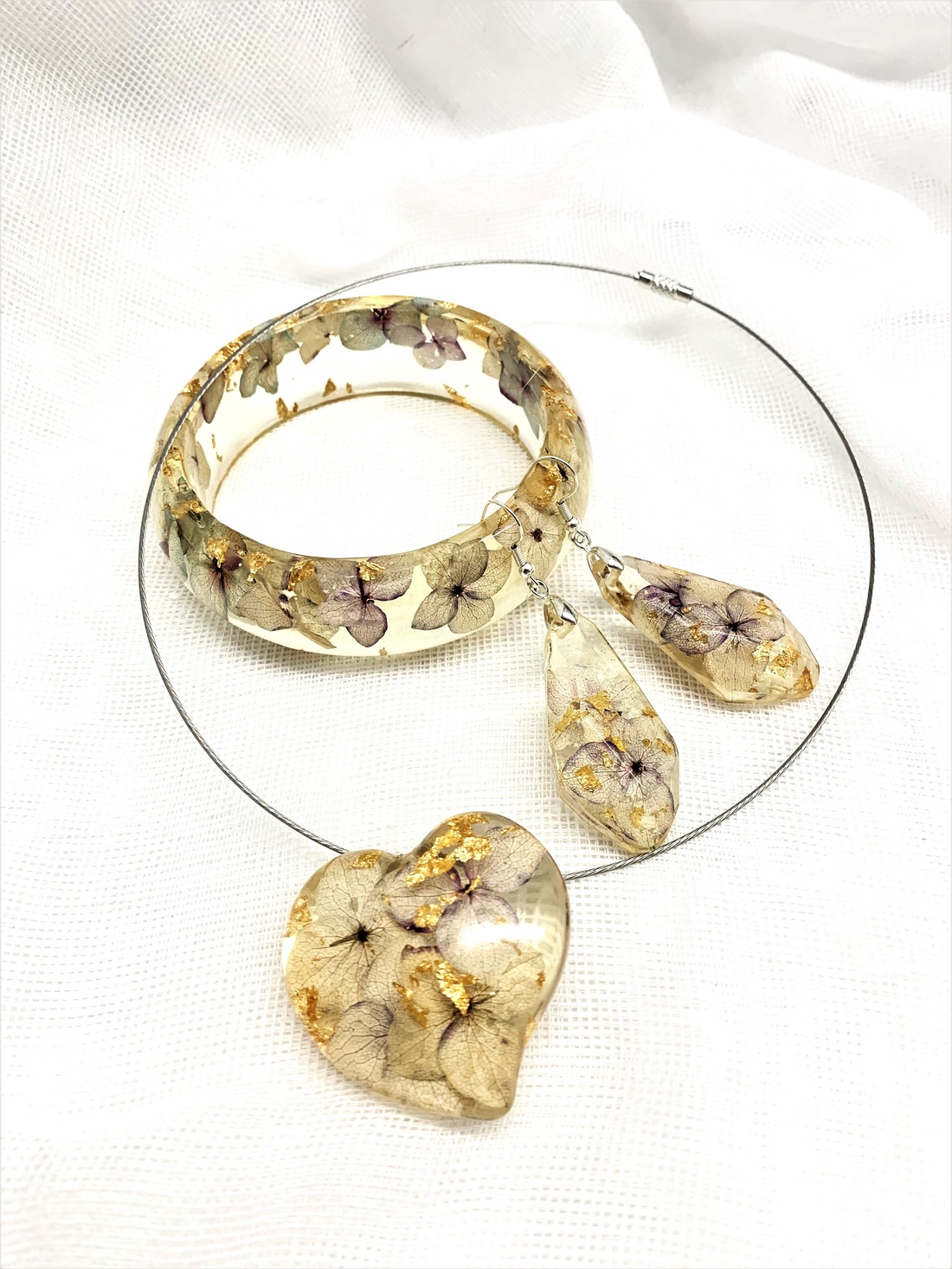 Set bijuterii handmade unicat din rasina si flori naturale - accesorii nuntă - seturi bijuterii mireasă - set bijuterii de mireasă - Artynos.ro