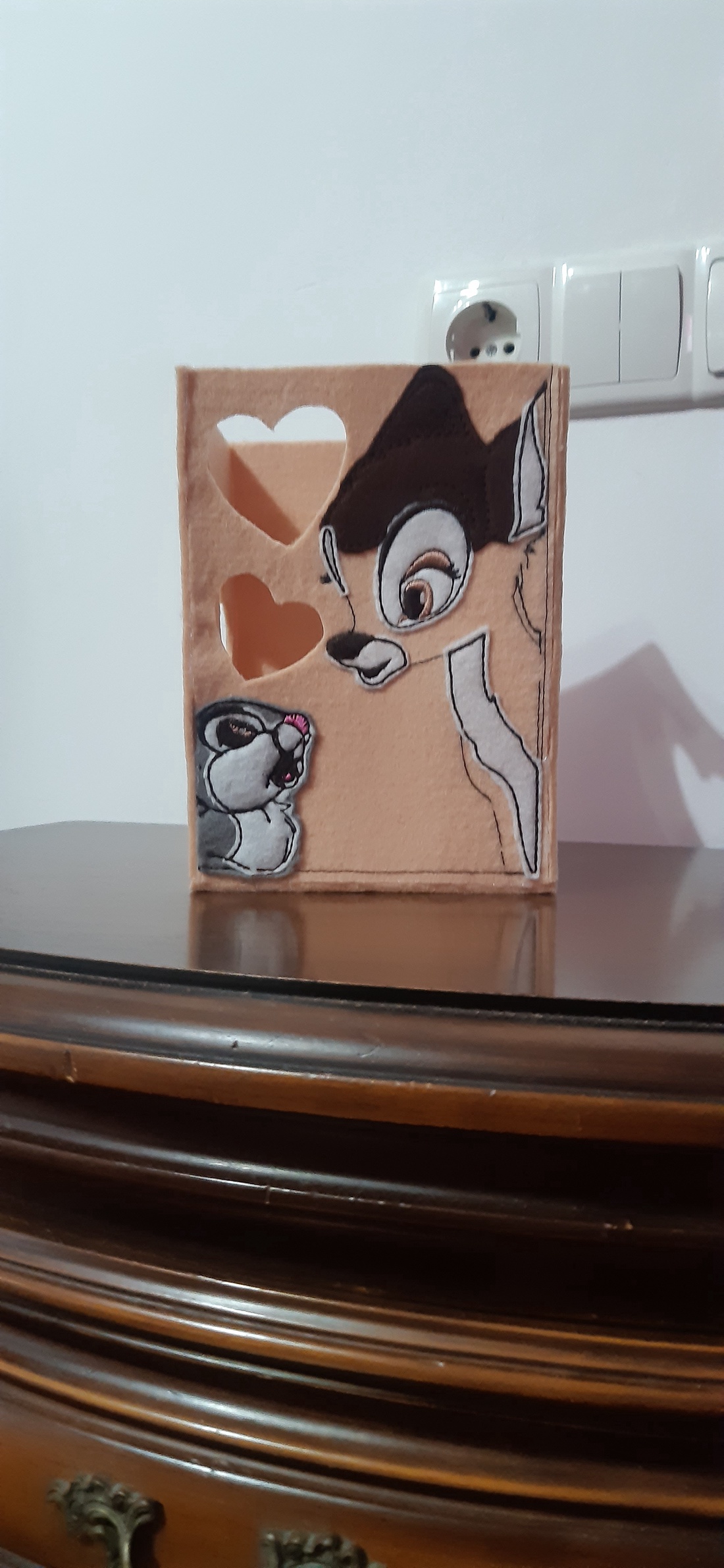 Veioza Bambi  - accesorii de crăciun - cadou tematic de moș crăciun, decorațiuni - decor de interior moș crăciun - Artynos.ro