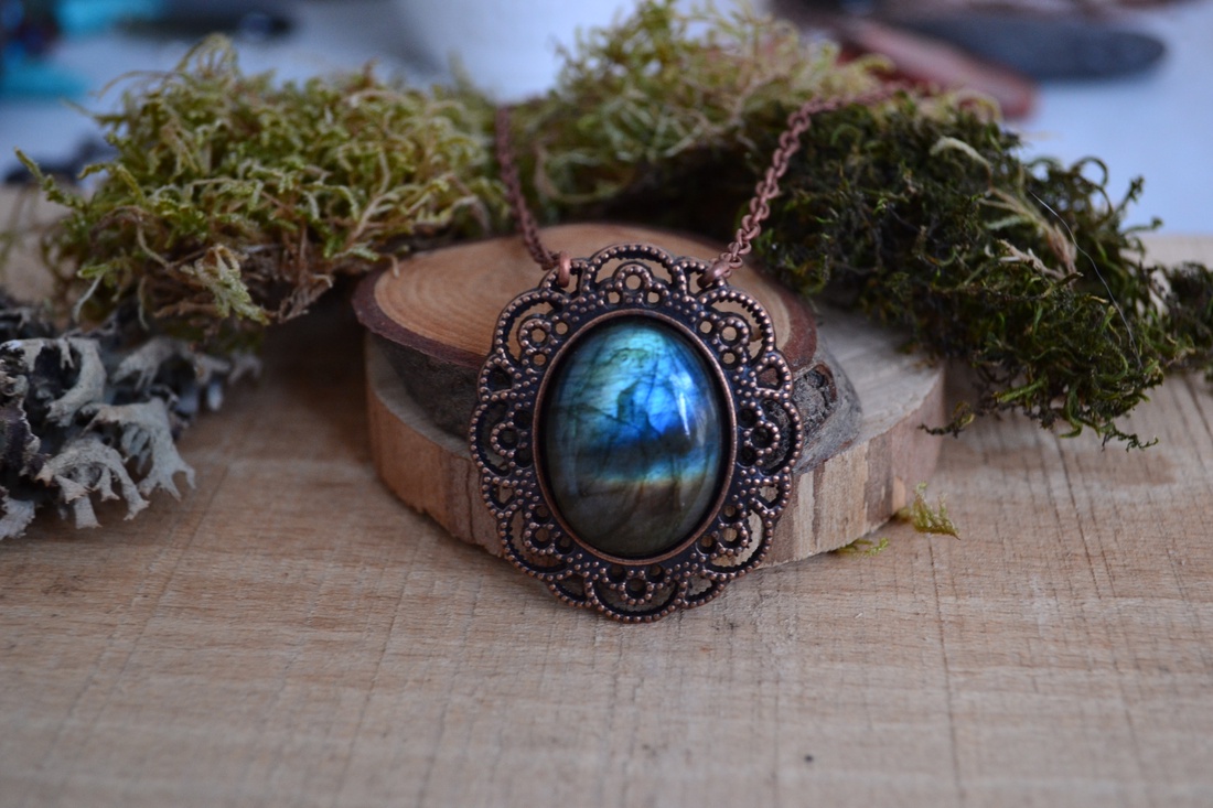 Pandantive cu labradorite - bijuterii - coliere - coliere cameo - Artynos.ro