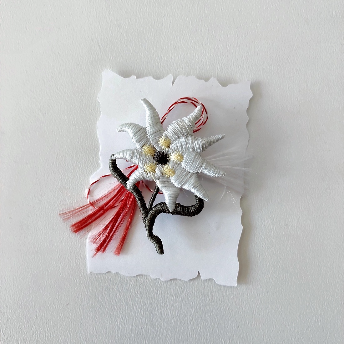 Martisor Floare de colt  - bijuterii - mărțișor - Artynos.ro