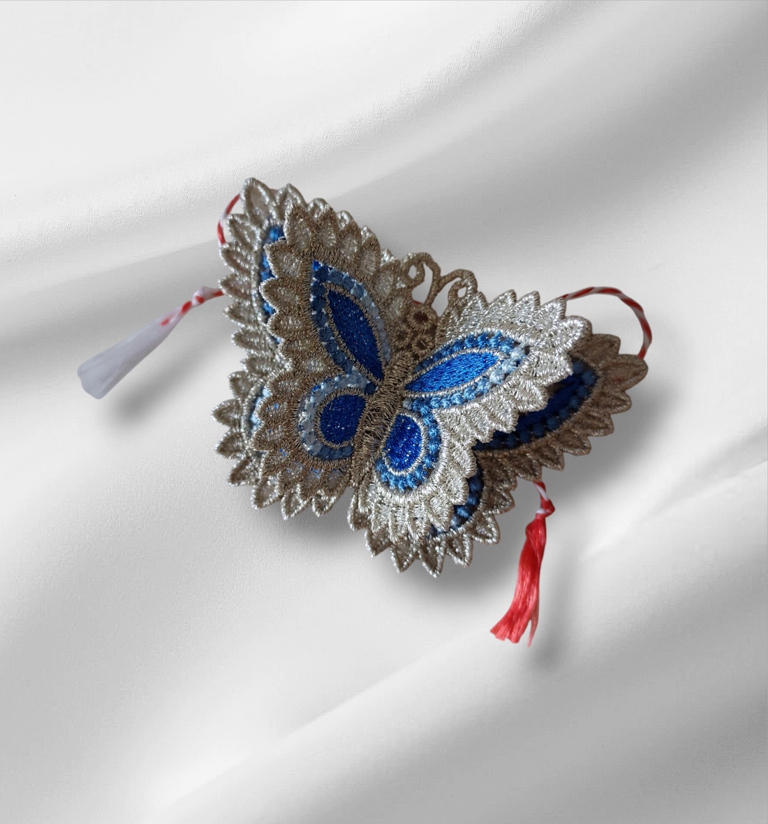 Martisor Fluture cu Doua Perechi de Aripi - bijuterii - mărțișor - Artynos.ro