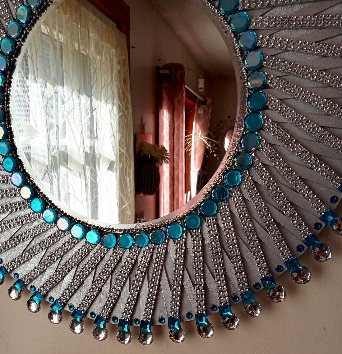 Oglinda decorativa handmade argintiu cristale turquoise - casă & stil de viață - accesorii pentru decorat casa - oglinzi perete, oglinzi decor - Artynos.ro