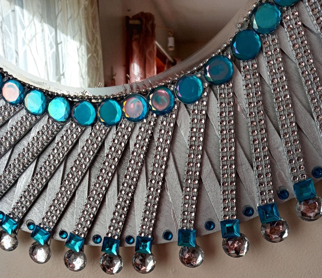 Oglinda decorativa handmade argintiu cristale turquoise - casă & stil de viață - accesorii pentru decorat casa - oglinzi perete, oglinzi decor - Artynos.ro