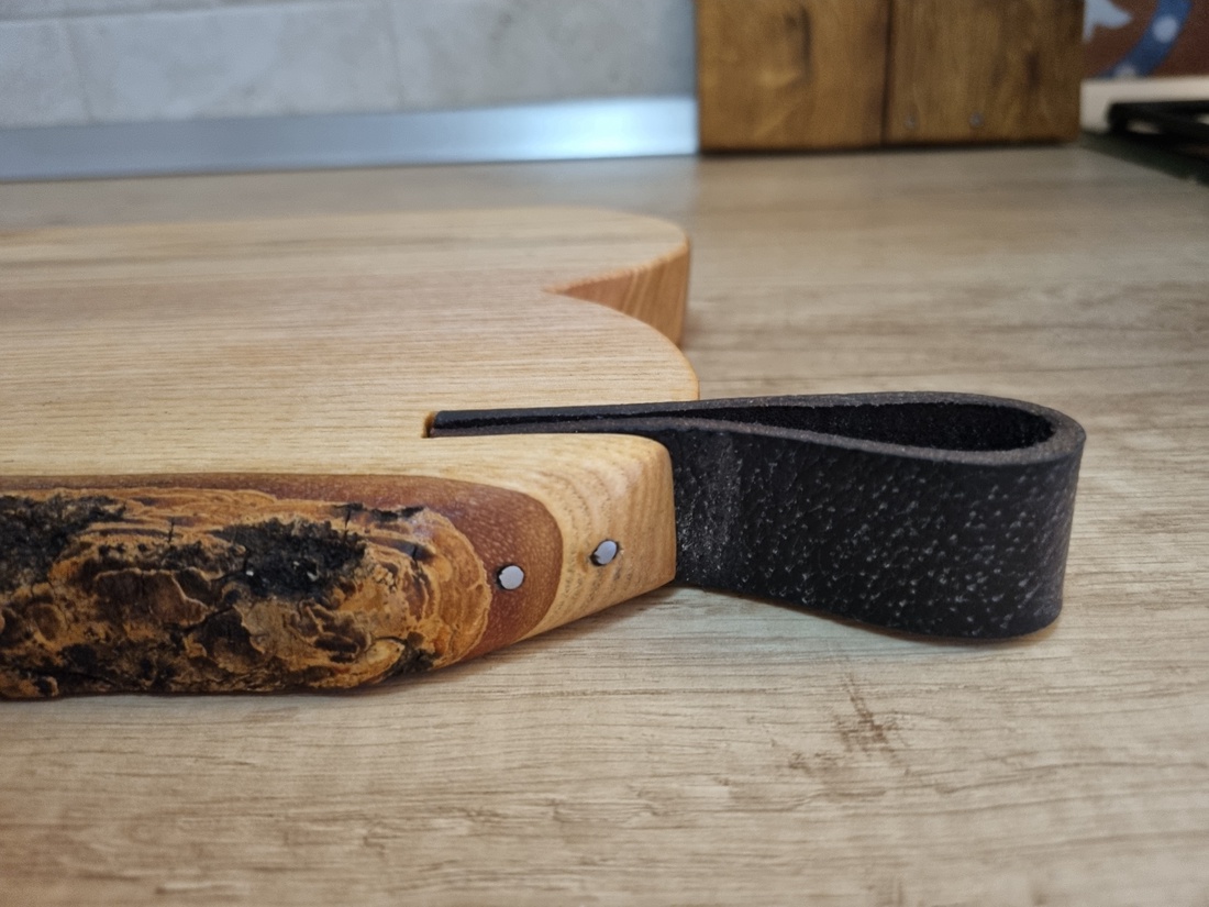 Platou live edge de frasin in forma de inima - casă & stil de viață - accesorii pentru echipamente de bucătărie - accesorii pentru coacere și gătit - tocător  - Artynos.ro