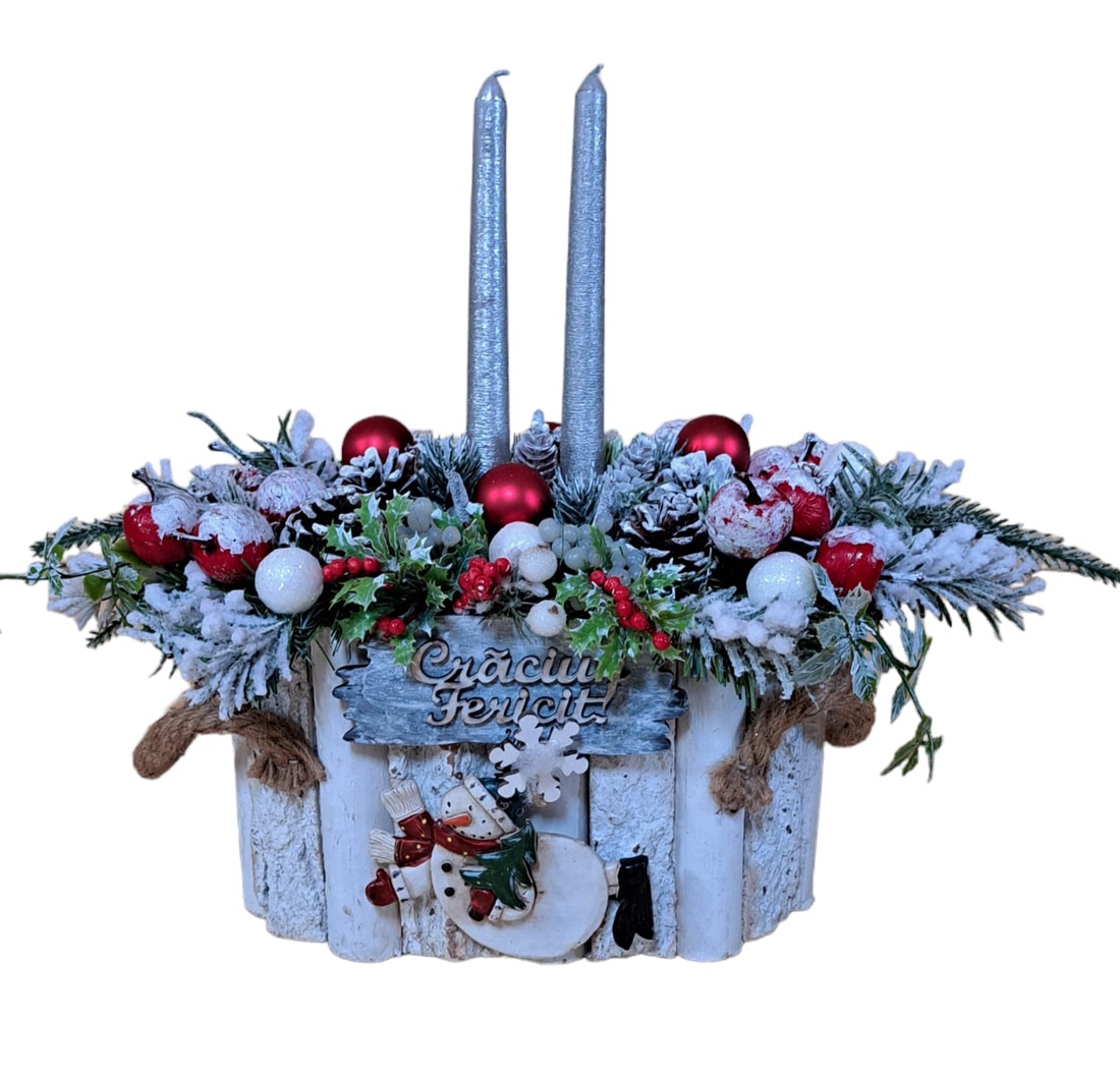 Aranjament de Craciun cu doua lumanari, in ghiveci rustic din lemn, 42x25x32 cm - accesorii de crăciun - decorațiuni de advent - decor de masa advent - Artynos.ro