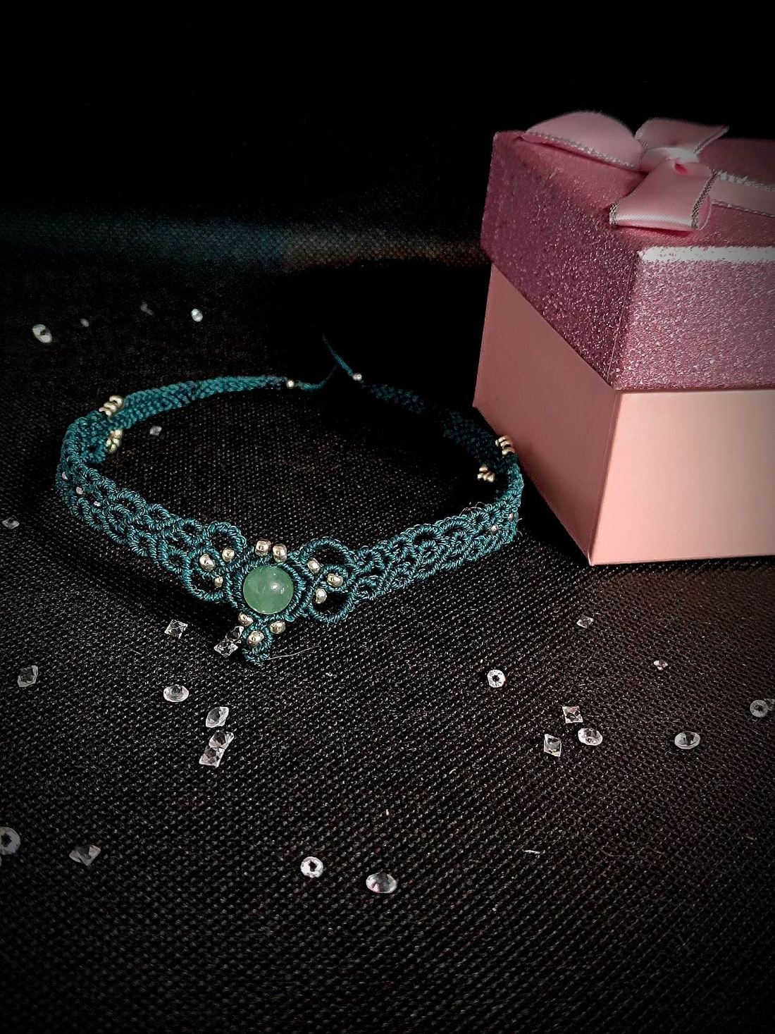 Colier choker micro macrame cu cristal Aventuri  - bijuterii - coliere - colier y - Artynos.ro