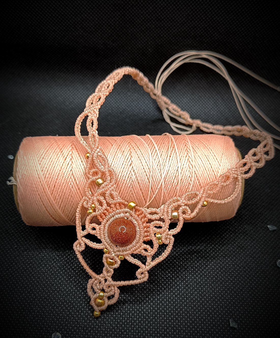 Colier micro macrame cu cristal Piatra Soarelui  - bijuterii - coliere - colier y - Artynos.ro