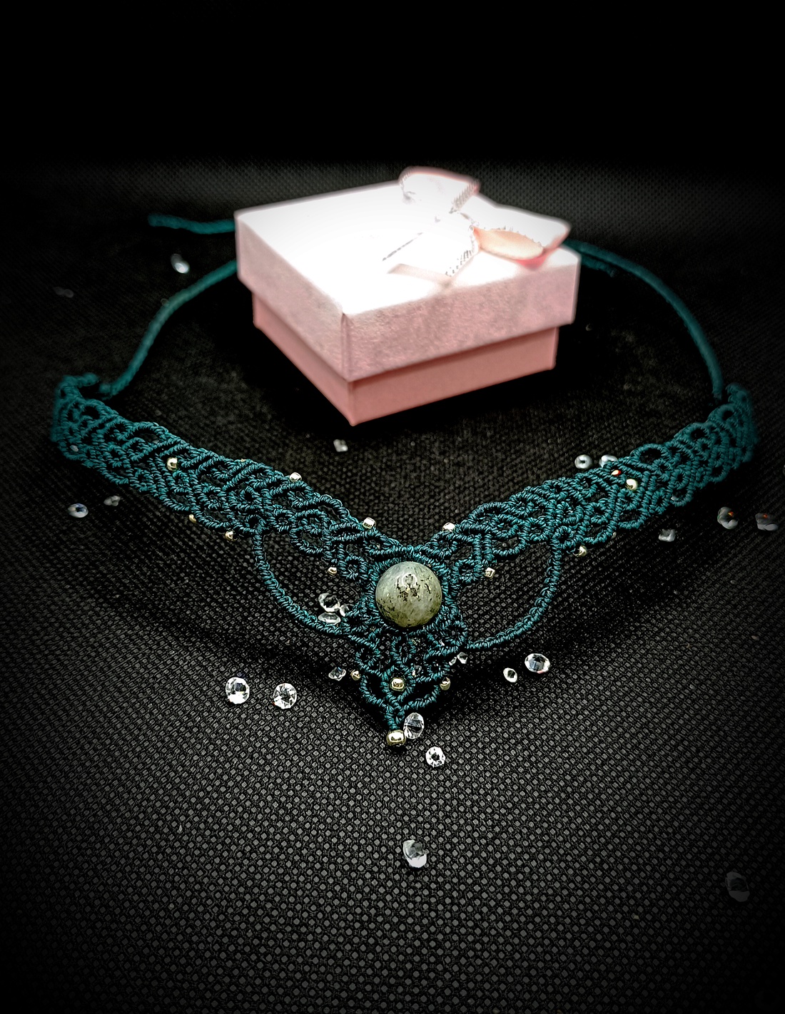 Choker colier micromacrame cu cristal labradorit  - bijuterii - coliere - colier y - Artynos.ro