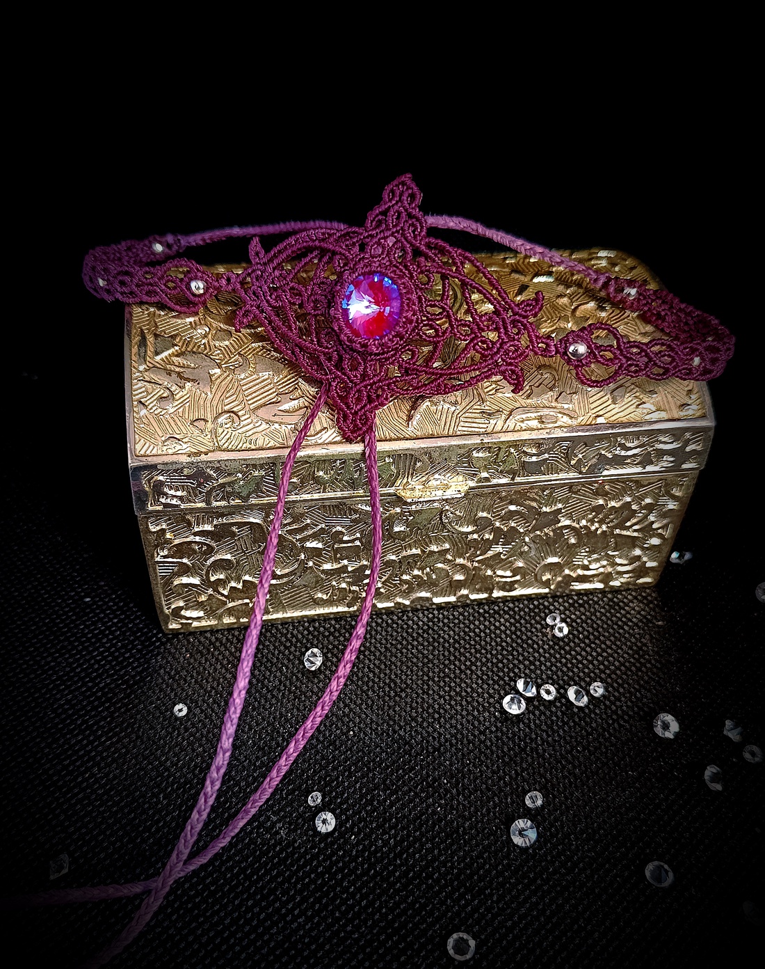 Colier micromacrame violet cu cristal Swarovski  -  - Artynos.ro