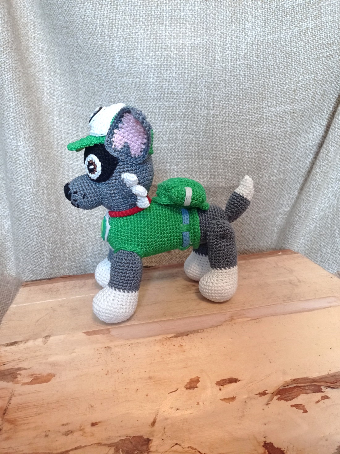 Paw Patrol-Rocky figură croșetată - jucării și echipamente pentru copii - jucării de pluș - personaje de basm din pluș - Artynos.ro