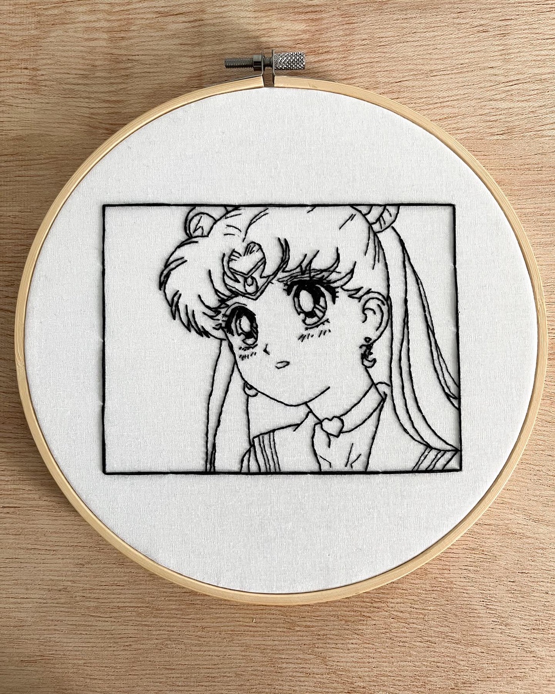 Gherghef decorativ cu Sailor Moon - arte vizuale și accesorii  - imagini cu broderii - alte tablouri textil - Artynos.ro