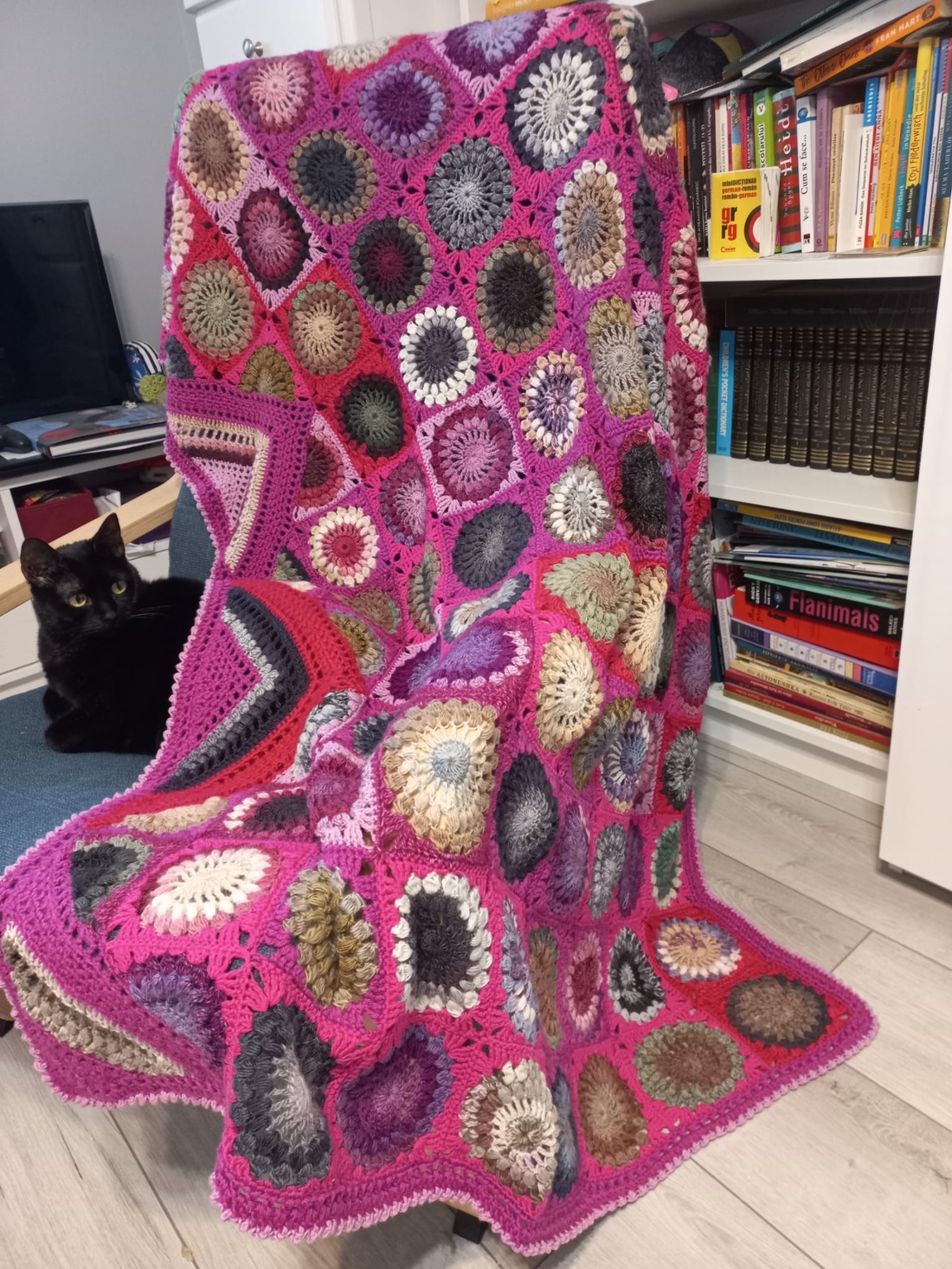 Pătură croșetată stil granny square - casă & stil de viață - textile de casă - cuvertură de pat - Artynos.ro