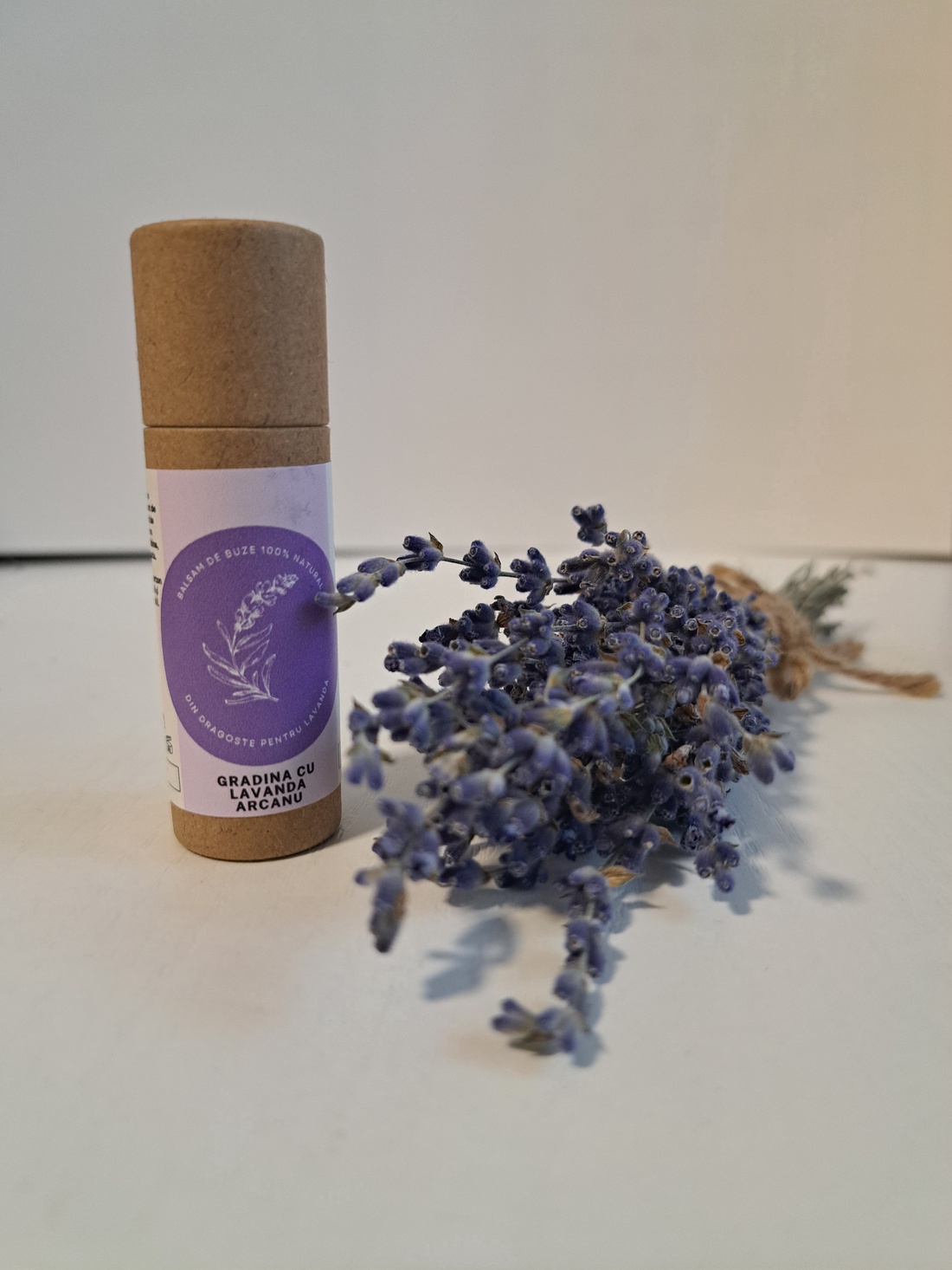 Balsam de buze cu lavanda - baie și frumusețe - accesorii pentru îngrijirea feței - balsam de buze - Artynos.ro