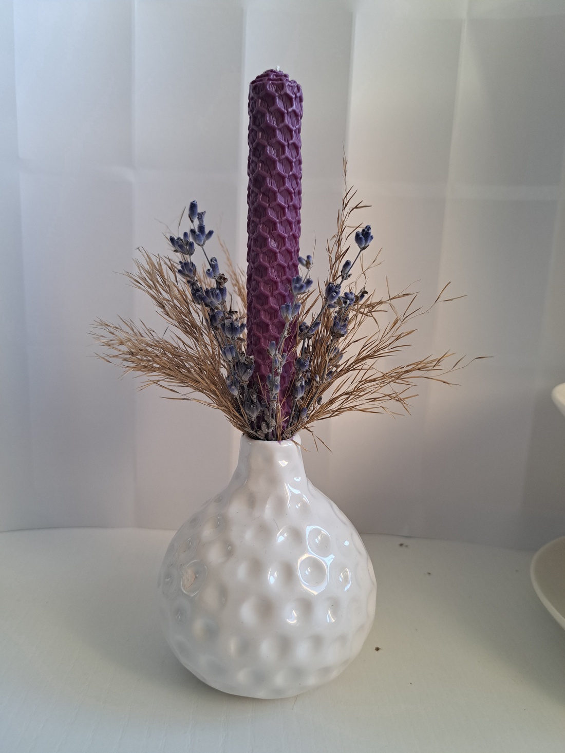 Decoratiune din ceramica cu lumanare si lavanda - accesorii de crăciun - decorațiuni de crăciun de casă - aranjarea mesei festive - Artynos.ro