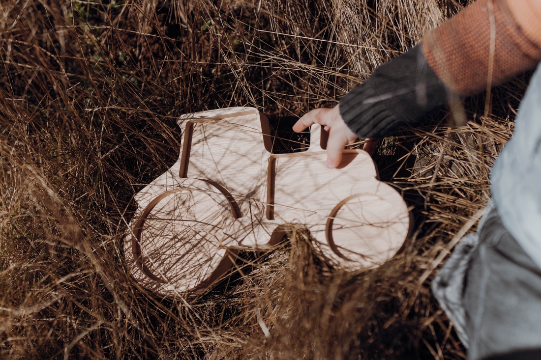 Tavă din lemn în formă de tractor - casă & stil de viață - accesorii pentru echipamente de bucătărie - accesorii de servire - tăvi, tăvi de servire - Artynos.ro