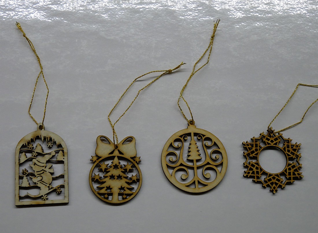 Set 11 ornamente pentru pomul de Crăciun (4 ornamente din lemn natural) - accesorii de crăciun - decorațiuni de crăciun de casă - decorațiuni pentru pomul de crăciun - Artynos.ro