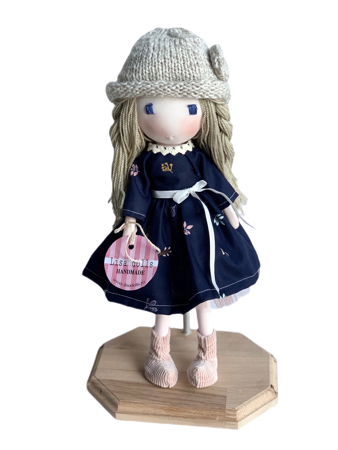 Lisa Dolls1 - jucării și echipamente pentru copii - jucării și accesorii pentru copii - păpuși de joacă - Artynos.ro