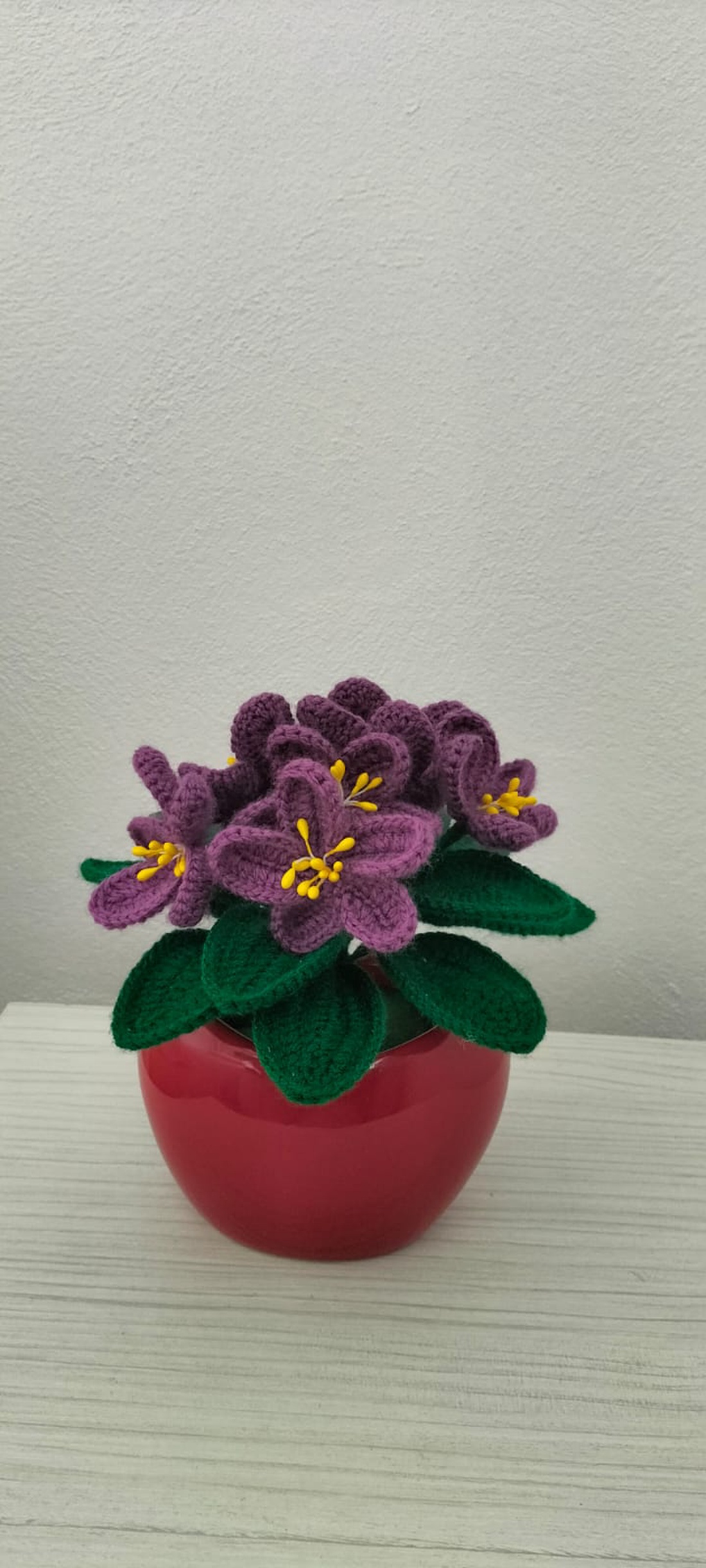 Violeta parma crosetata - casă & stil de viață - accesorii pentru decorat casa - suport de flori - ghiveci și jardiniere - Artynos.ro