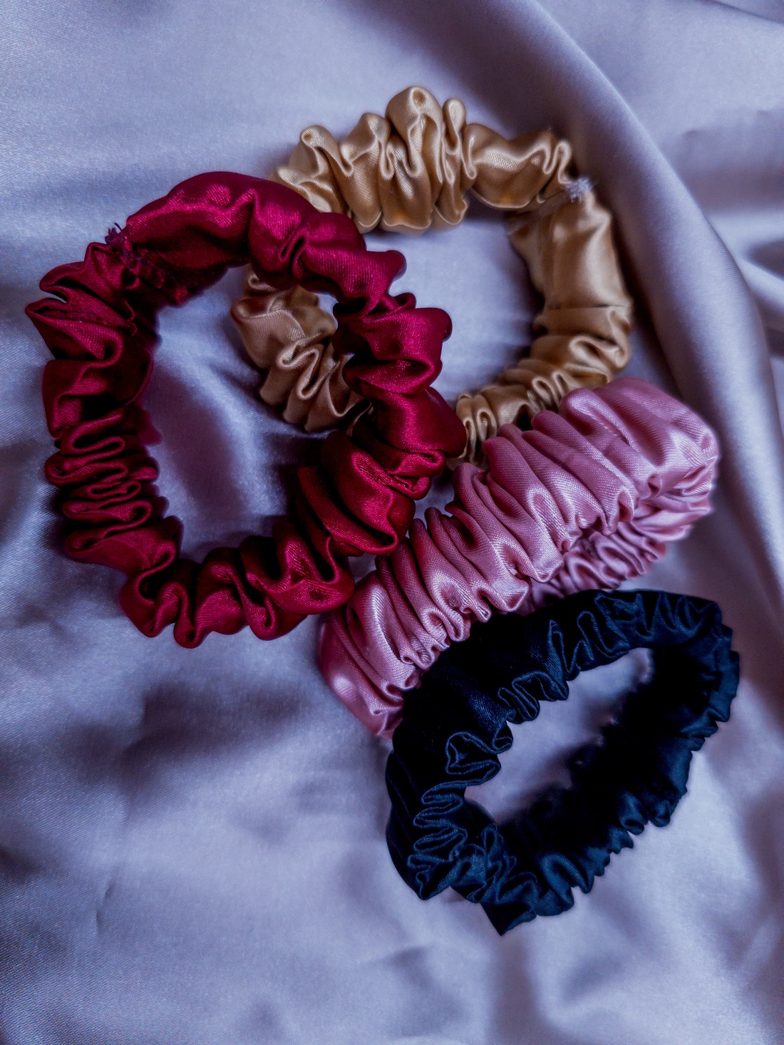 Elastic pentru păr de tip Scrunchie - îmbrăcăminte și modă - accesorii păr - elastic de păr - Artynos.ro