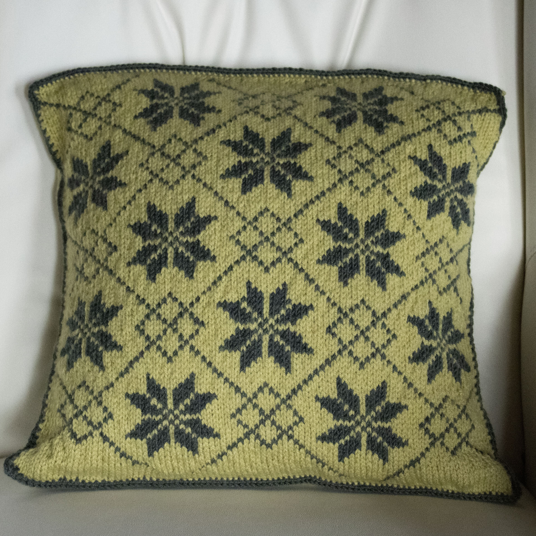 Fata de perna tricotata cu doua fete de 40x40cm la comanda din culori la alegere. - accesorii locuință - textile de casă - perne decorative, perne - Artynos.ro