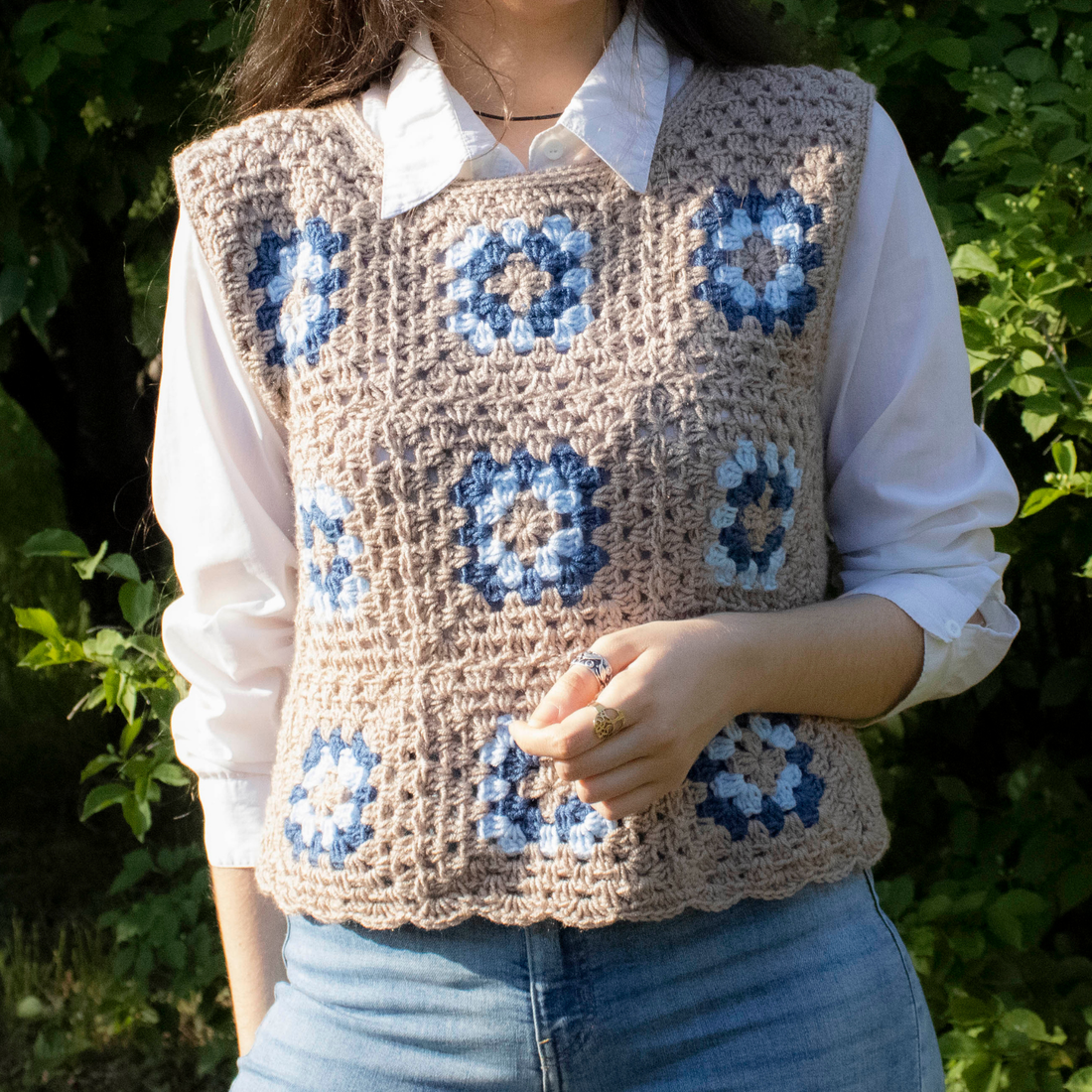 S/M/L/XL - Vesta crosetata din fir acrilic certificat oeko tex din granny squares - îmbrăcăminte și modă - haine damă - tricou și top de damă - Artynos.ro