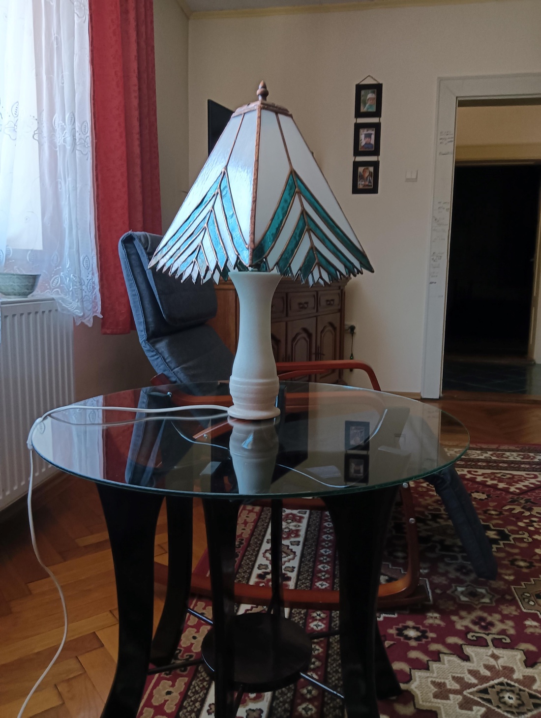 Lampa de masa cu abajur vitraliu 4 laturi. - casă & stil de viață - lămpi și corpuri de iluminat - lampă de masă - Artynos.ro