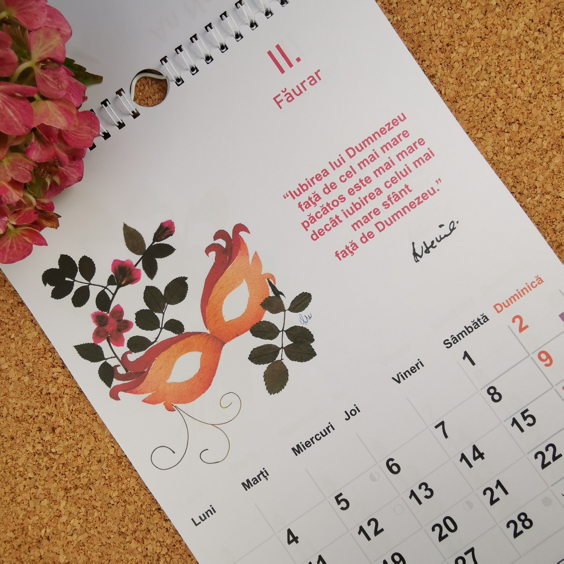 Calendar de Perete cu Citate de Arsenie Boca și Imagini cu Flori Presate  - casă & stil de viață - accesorii pentru decorat casa - decorațiuni de pereți, decorațiuni suspendate - calendar perete - Artynos.ro