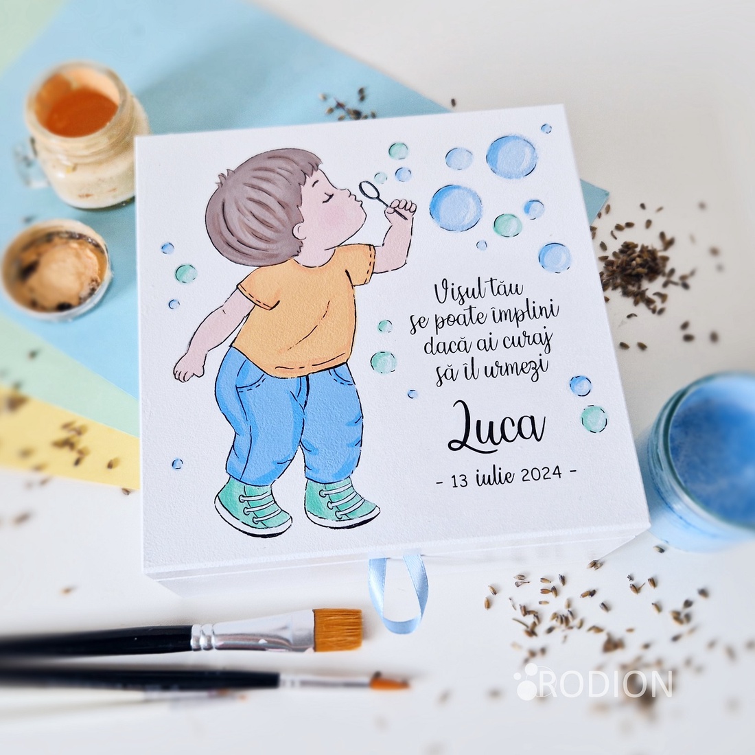 Cutie din lemn amintiri baietel pictata manual personalizata cu nume - bijuterii - suporturi bijuterii și cutie bijuterii - cutii de bijuterii - Artynos.ro