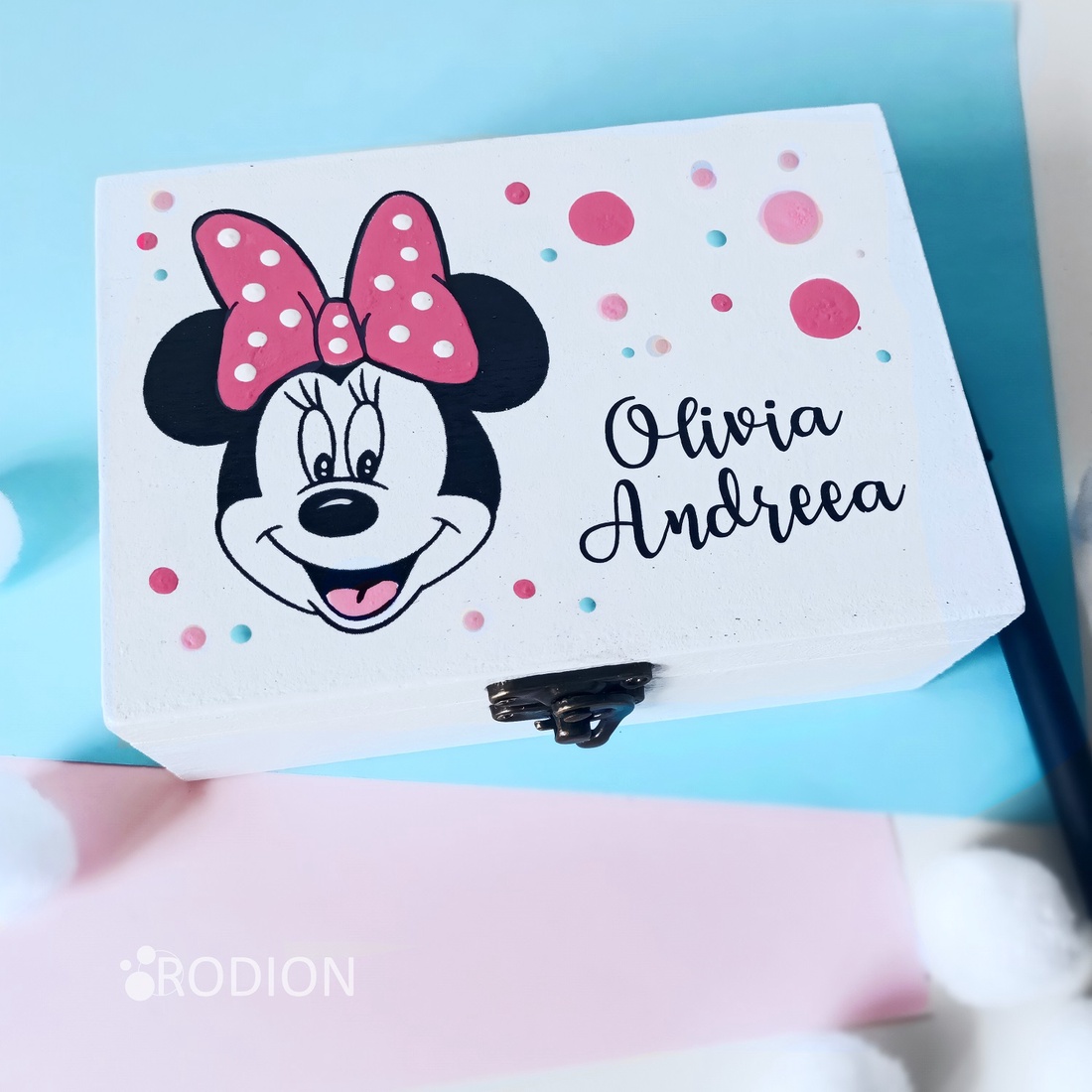 Cutie din lemn bijuterii Minnie pictata manual personalizata cu mesaj - bijuterii - suporturi bijuterii și cutie bijuterii - cutii de bijuterii - Artynos.ro