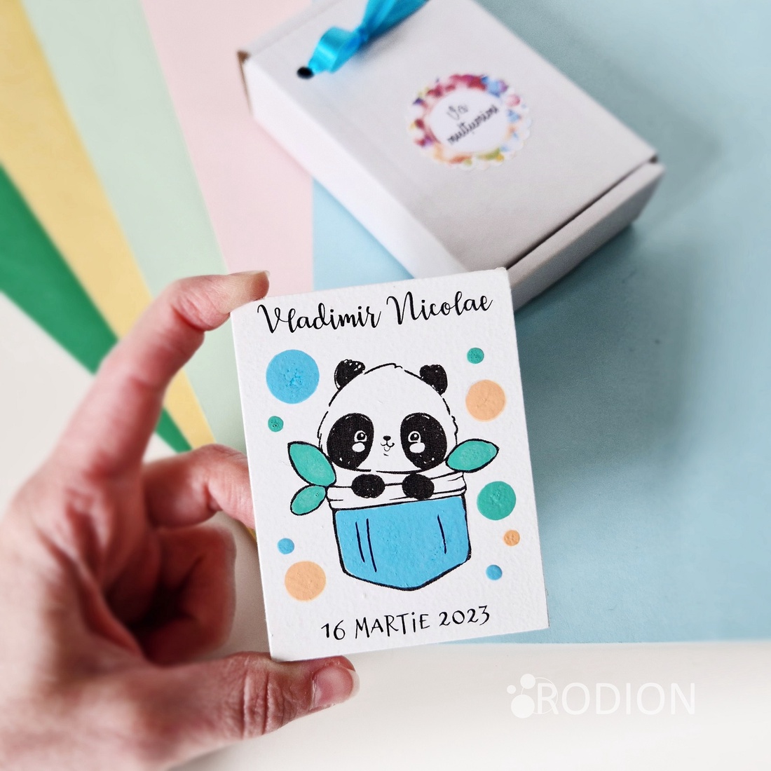 Marturii botez baietel pictat manual personalizate cu nume Panda - jucării și echipamente pentru copii - daruri de botez - Artynos.ro