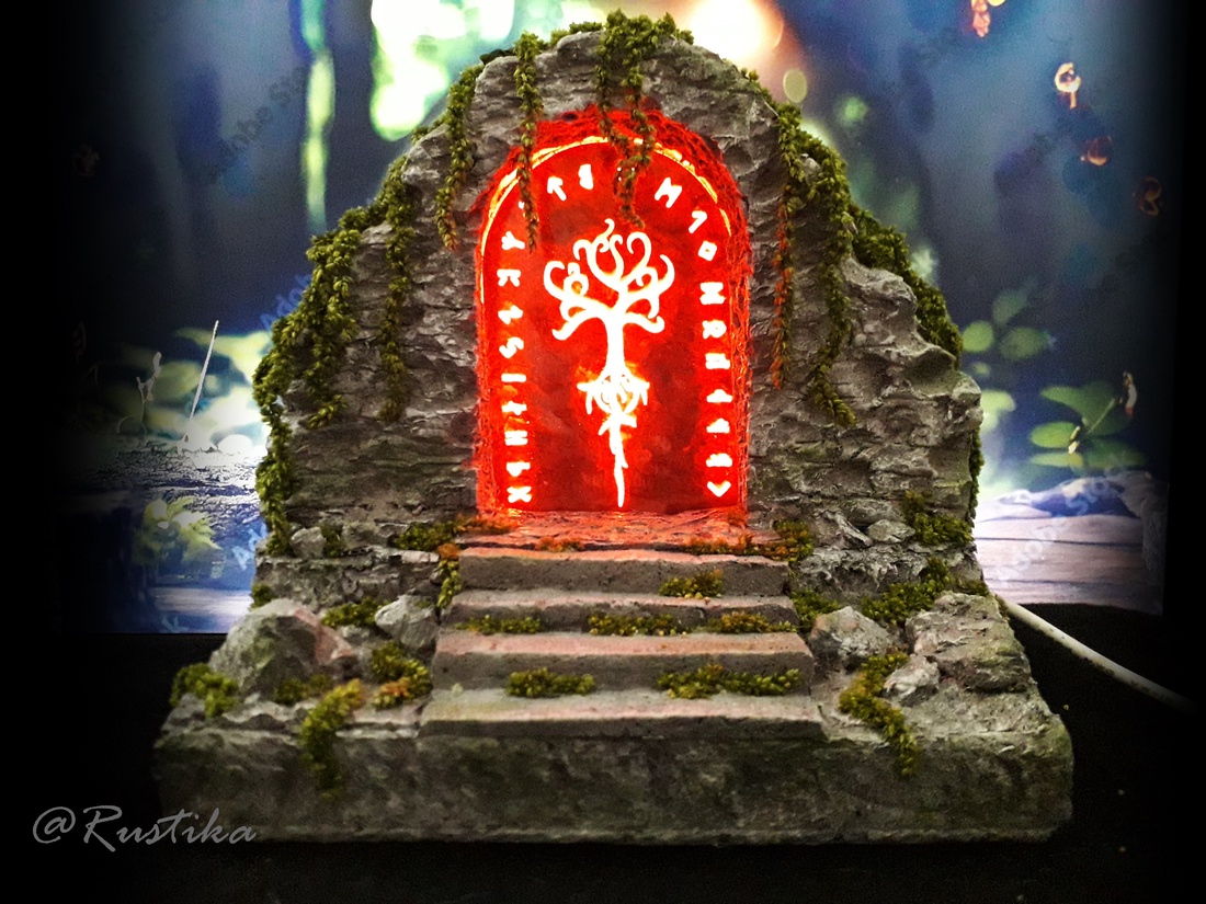 Diorama portal, Dioramă ușă magică, Dioramă rune și arborele vieții, decor birou/raft în miniatură, lampă cu led  - casă & stil de viață - accesorii pentru decorat casa - ornamente - Artynos.ro