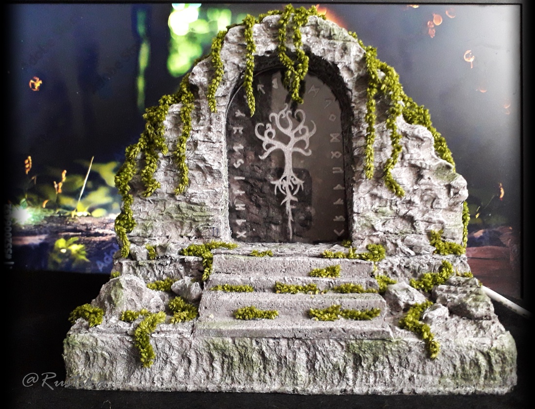 Diorama portal, Dioramă ușă magică, Dioramă rune și arborele vieții, decor birou/raft în miniatură, lampă cu led  - casă & stil de viață - accesorii pentru decorat casa - ornamente - Artynos.ro