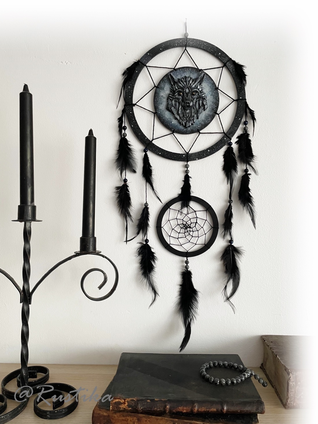 Prinzător de vise cu cap de lup, prinzător de vise negru gotic, decor cap de lup, dreamcatcher cu cristale - casă & stil de viață - accesorii pentru decorat casa - decorațiuni de pereți, decorațiuni suspendate - capcană de vise - Artynos.ro