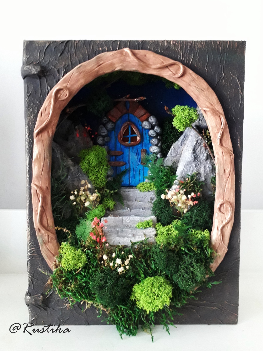 Diorama in forma de carte, Casă de zâne, Ușa fermecată, Miniatură, grădina zâne miniaturală - casă & stil de viață - accesorii pentru decorat casa - decorațiuni de masă și decorațiuni pentru rafturi  - sculptură de carte, carte pliată - Artynos.ro