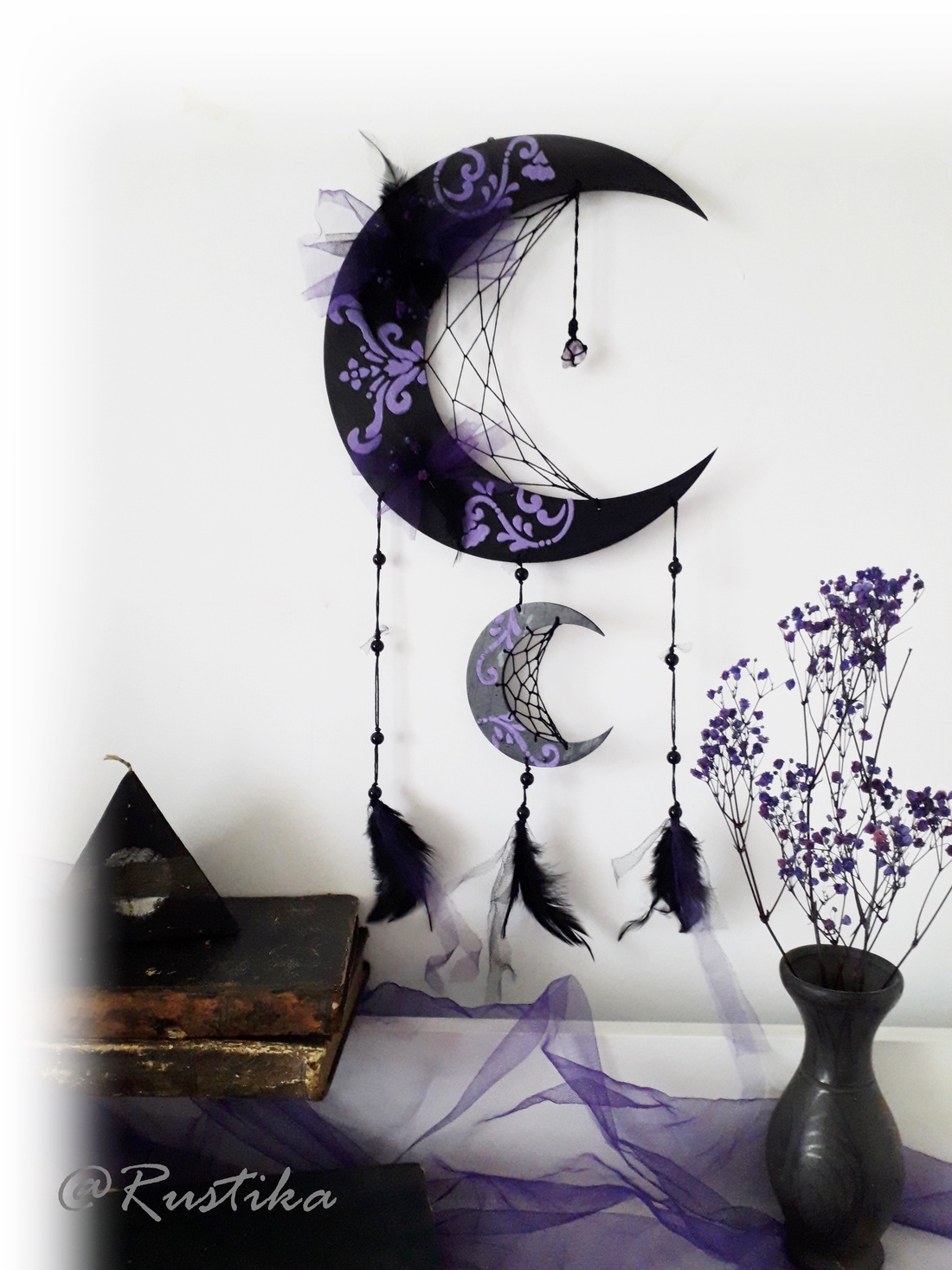 Prinzător de vise semilună, Dream Catcher cu ametist, Decor de perete negru/mov - casă & stil de viață - accesorii pentru decorat casa - decorațiuni de pereți, decorațiuni suspendate - capcană de vise - Artynos.ro