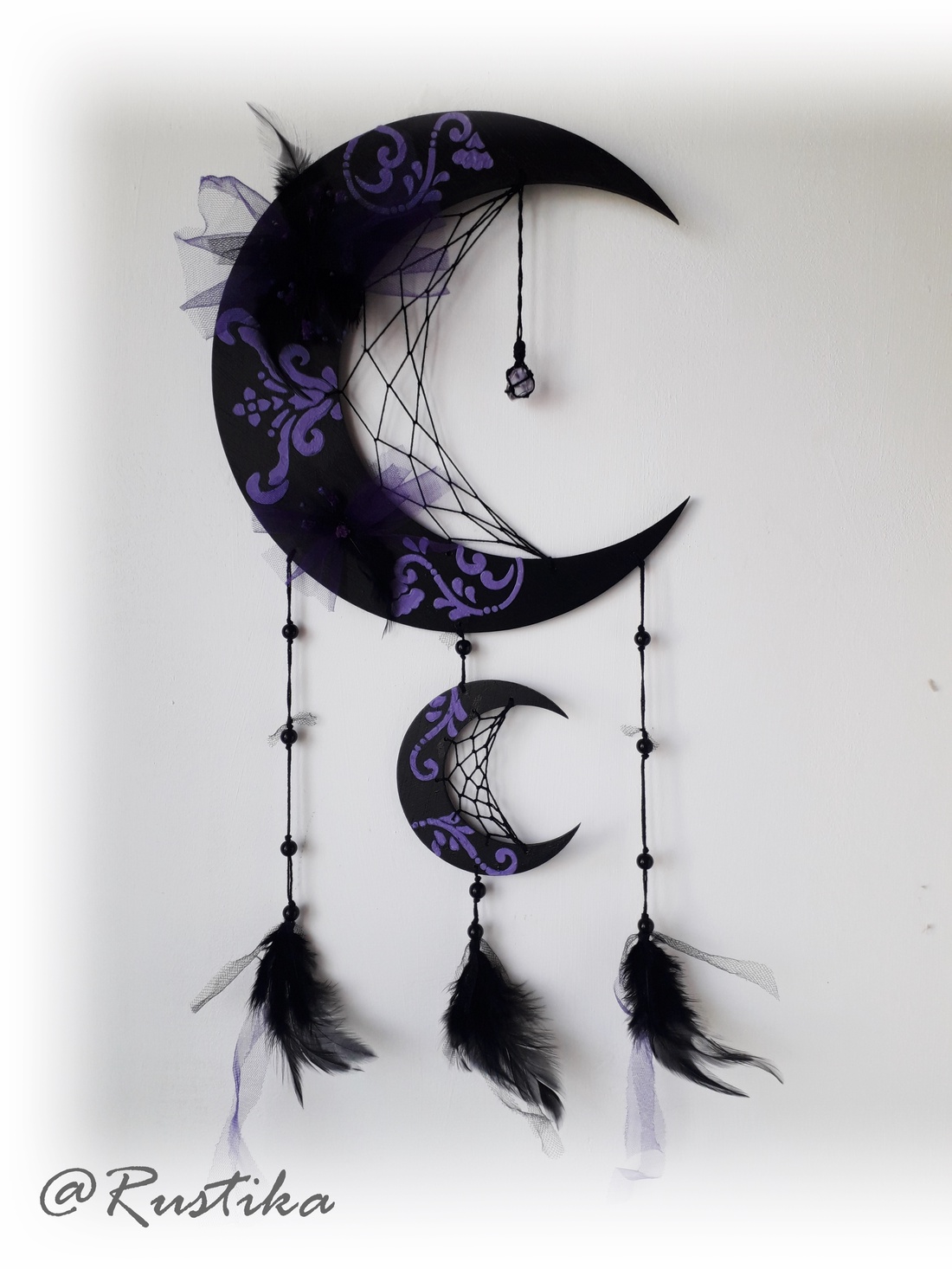 Prinzător de vise semilună, Dream Catcher cu ametist, Decor de perete negru/mov - casă & stil de viață - accesorii pentru decorat casa - decorațiuni de pereți, decorațiuni suspendate - capcană de vise - Artynos.ro