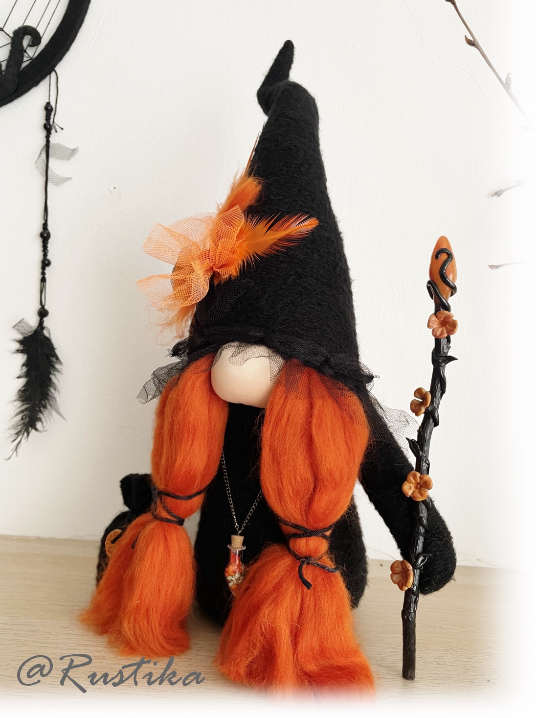 Gnom vrajitoare Freya, Decor Halloween - casă & stil de viață - accesorii pentru decorat casa - halloween - tot ce ai nevoie pentru petrecere! - ornamente de halloween - Artynos.ro