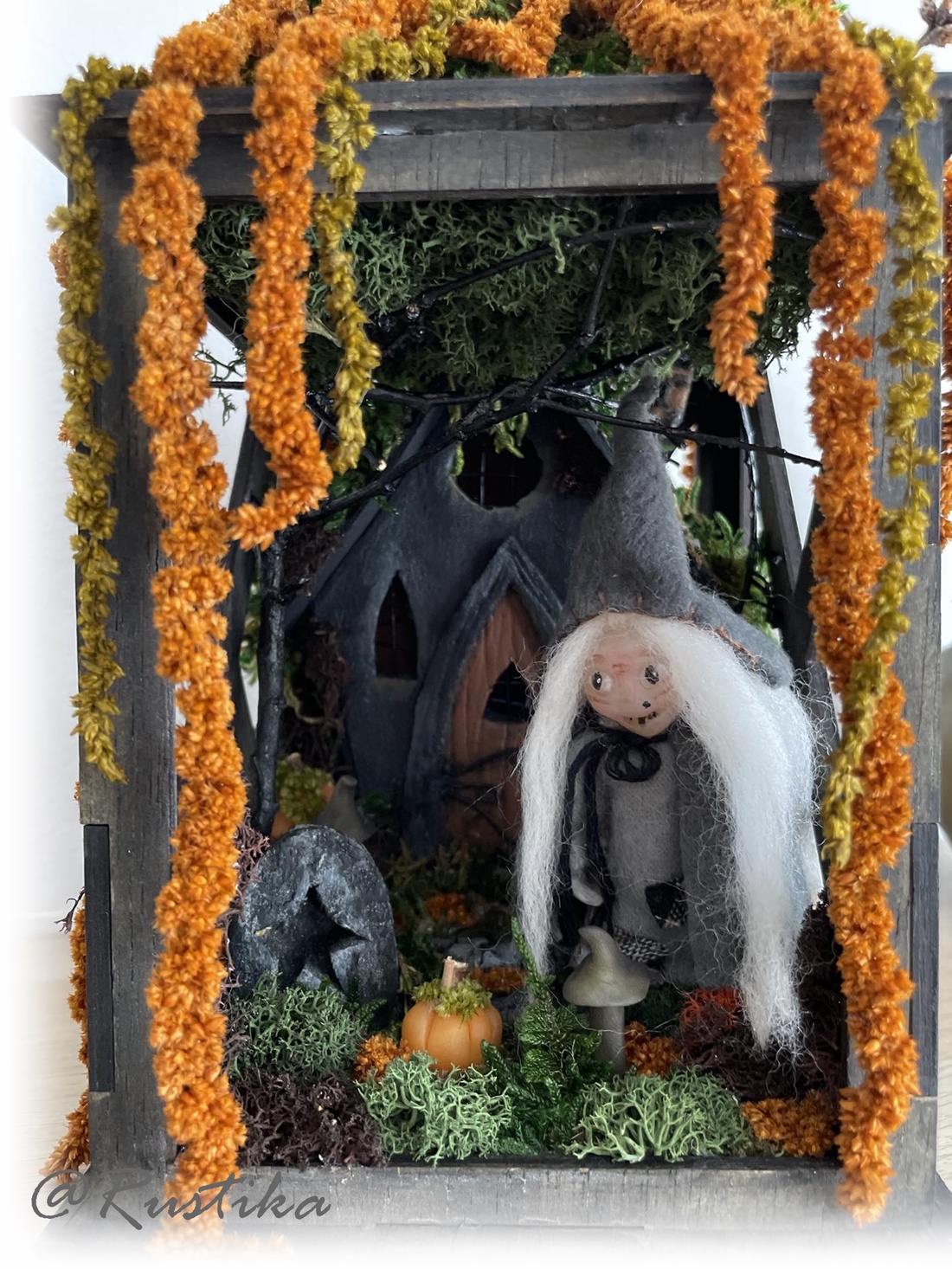 Felinar căsuță vrăjitoare, Dioramă miniatură, Felinar decorativ cu leduri, Decor Halloween - casă & stil de viață - accesorii pentru decorat casa - ornamente - Artynos.ro