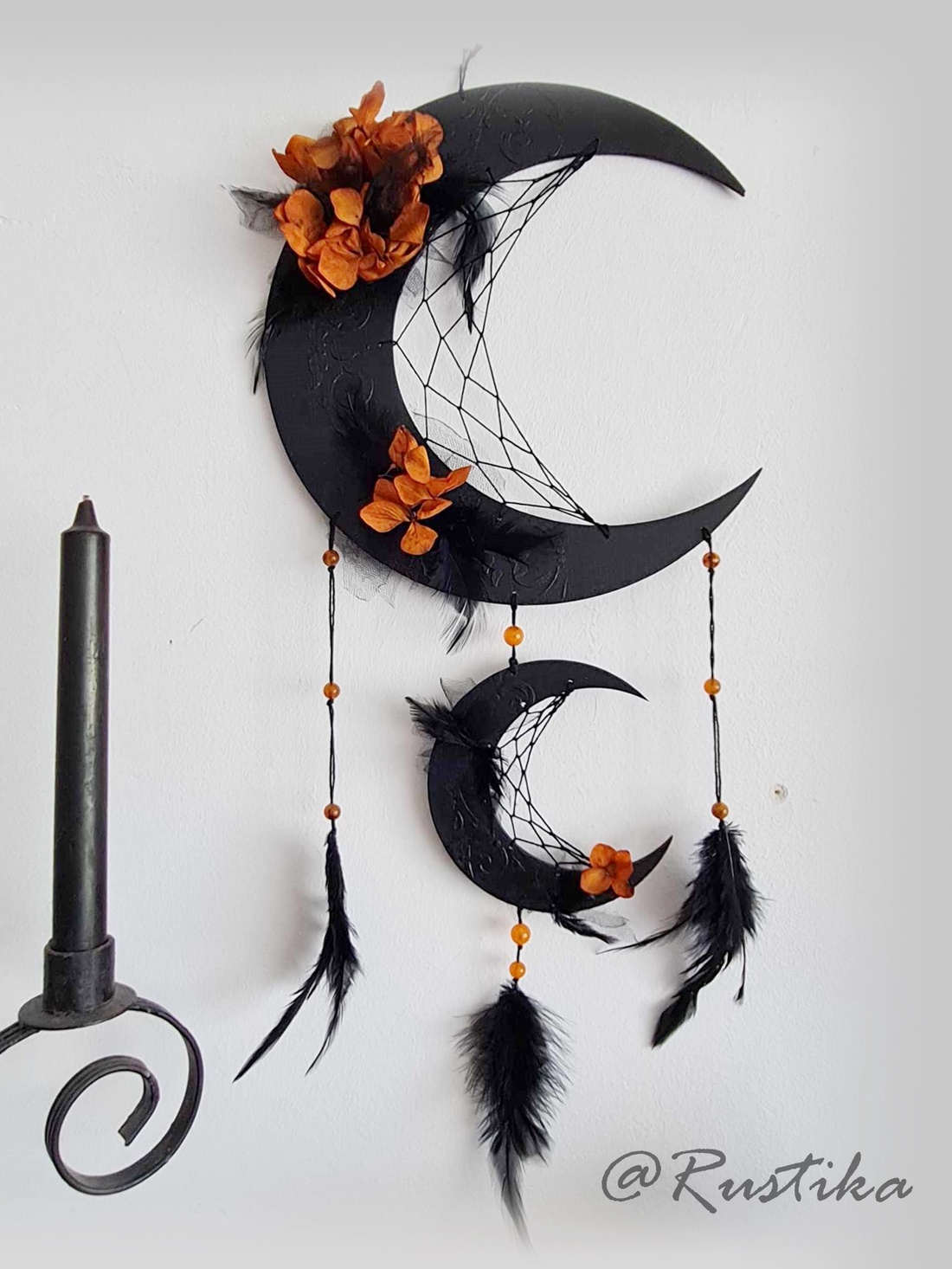 Prinzător de vise semilună, Dream Catcher cu chihlimbar, Decor de perete negru/portocaliu - casă & stil de viață - accesorii pentru decorat casa - decorațiuni de pereți, decorațiuni suspendate - capcană de vise - Artynos.ro