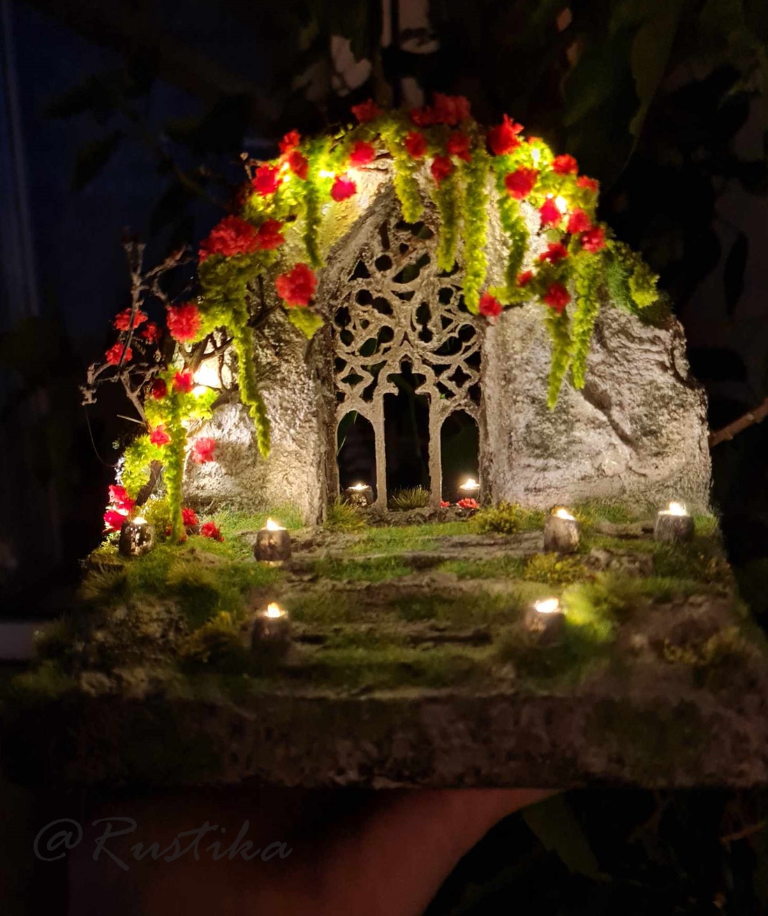 Diorama ruine cu led, Dioramă ușă magică, Decor gotic-romantic, decor birou/raft în miniatură, lampă cu led  - casă & stil de viață - accesorii pentru decorat casa - ornamente - Artynos.ro