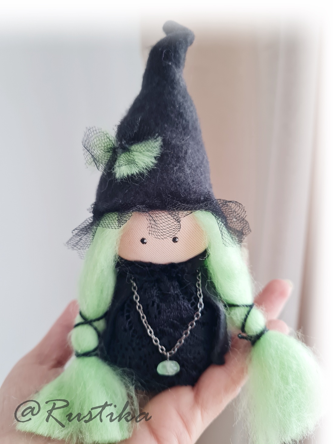 Mini vrajitoare, miniatura vrajitoare, Figurina vrajitoare Halloween - casă & stil de viață - accesorii pentru decorat casa - halloween - tot ce ai nevoie pentru petrecere! - figurine halloween - Artynos.ro