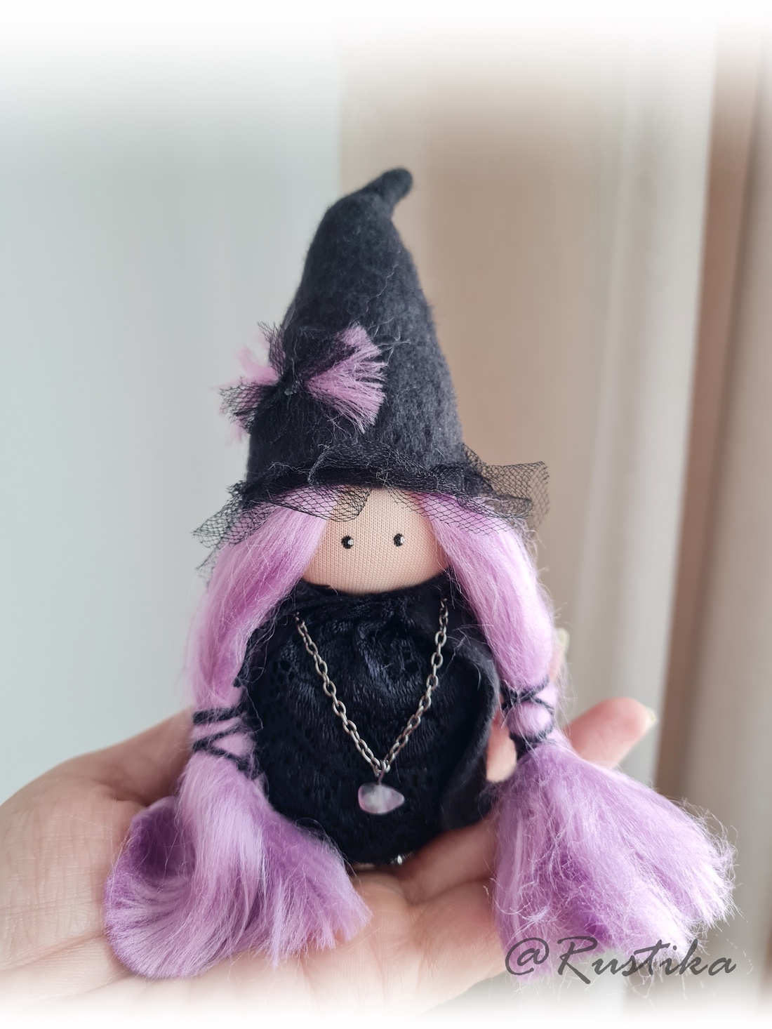 Mini vrajitoare, miniatura vrajitoare, Figurina vrajitoare Halloween - casă & stil de viață - accesorii pentru decorat casa - halloween - tot ce ai nevoie pentru petrecere! - figurine halloween - Artynos.ro