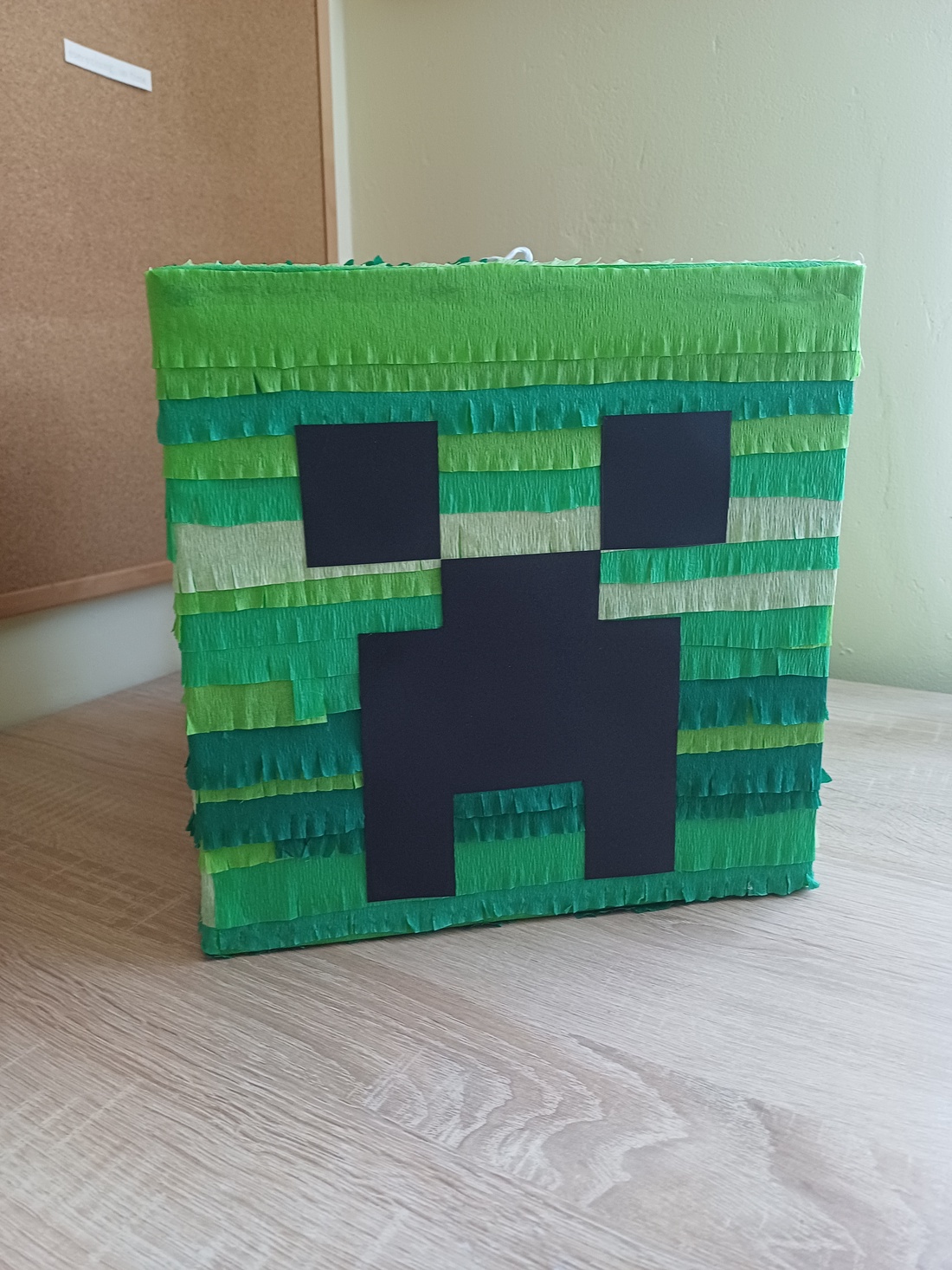 Piñata pinata piniata Minecraft Creeper  - jucării și echipamente pentru copii - jocuri de mișcare - Artynos.ro