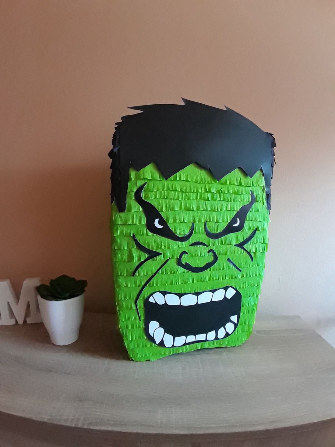 Piñata pinata piniata Hulk - jucării și echipamente pentru copii - jocuri de mișcare - Artynos.ro