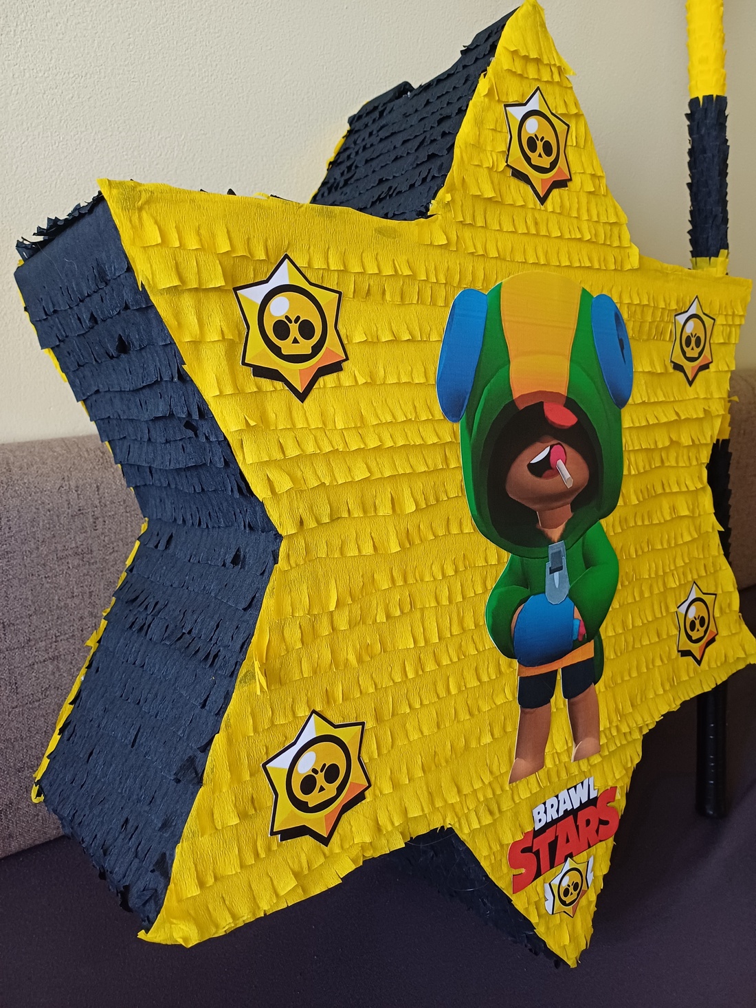 Piñata pinata piniata Brawl stars Leon  - jucării și echipamente pentru copii - jocuri de mișcare - Artynos.ro