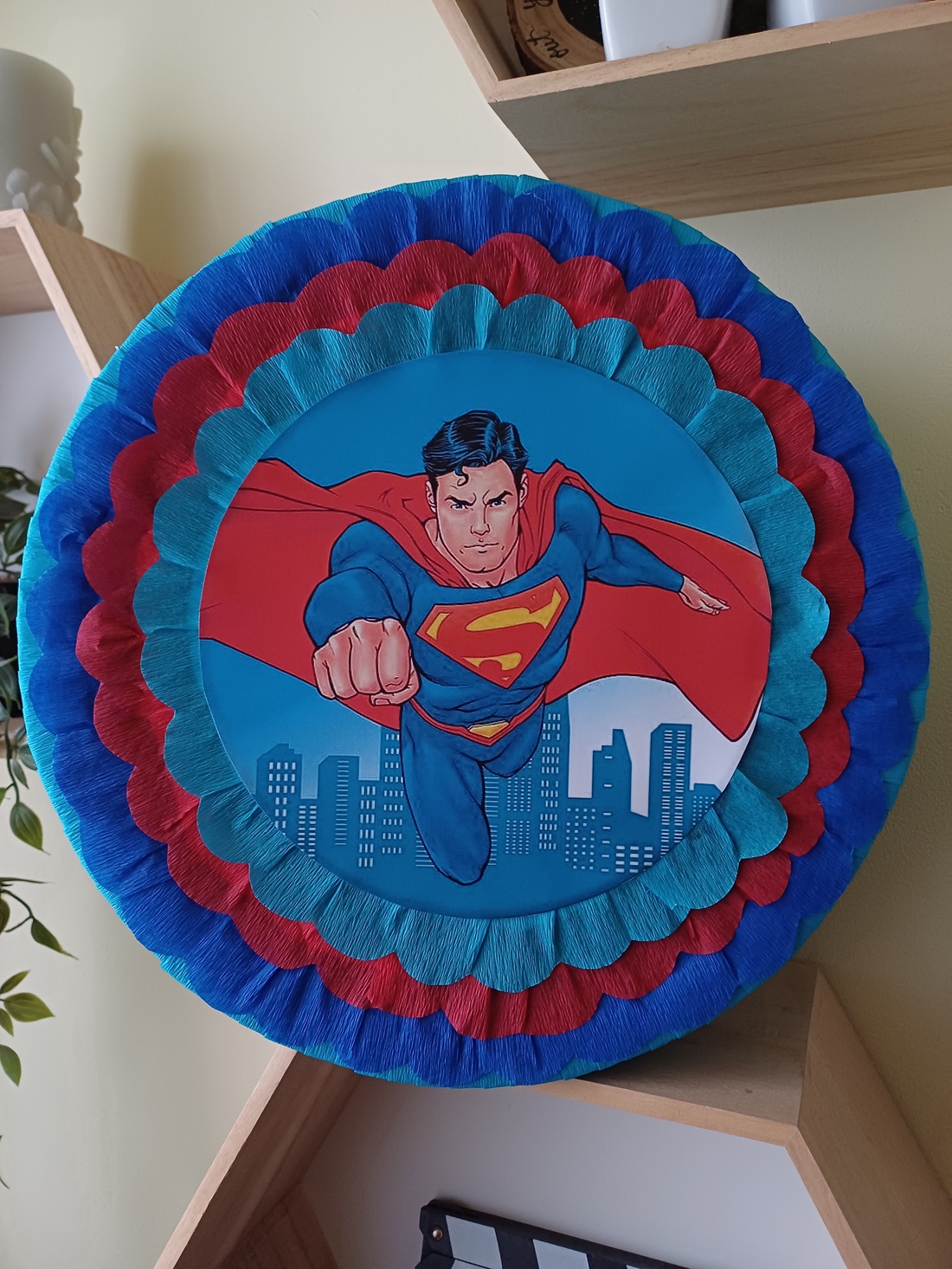 Piñata pinata piniata Superman - jucării și echipamente pentru copii - jocuri de mișcare - Artynos.ro