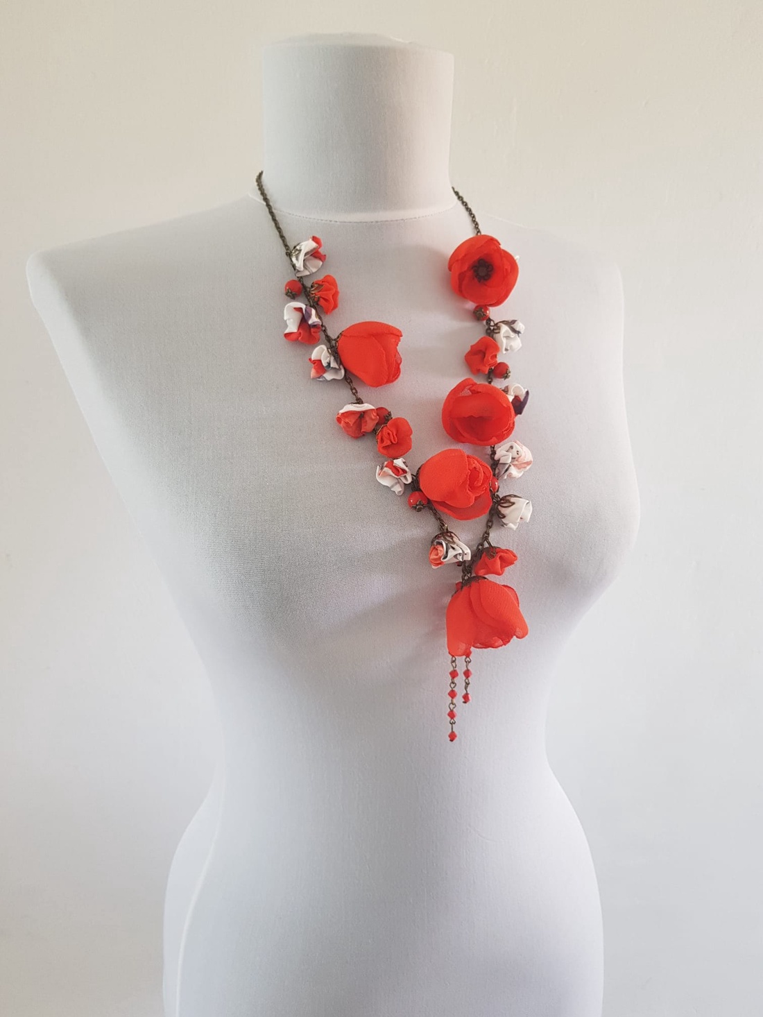 Colier floral Poppies - bijuterii - coliere - coliere lungi - Artynos.ro