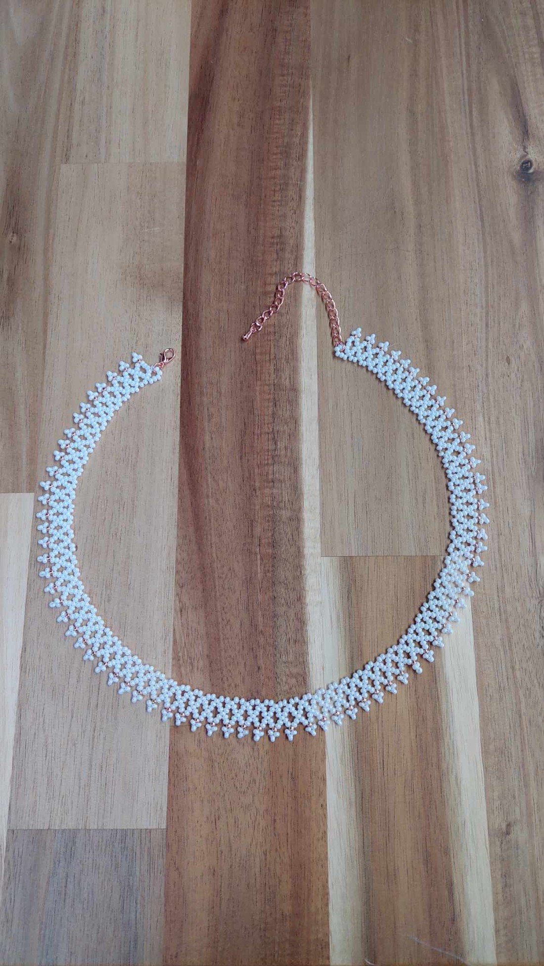 Colier choker (alb perlat - auriu roz) - bijuterii - coliere - coliere cu mărgele - Artynos.ro