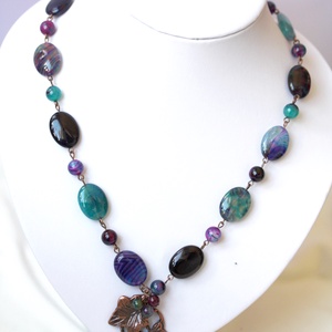 Colier cu agate violet si verde - bijuterii - coliere - coliere cu pandantive - Artynos.ro